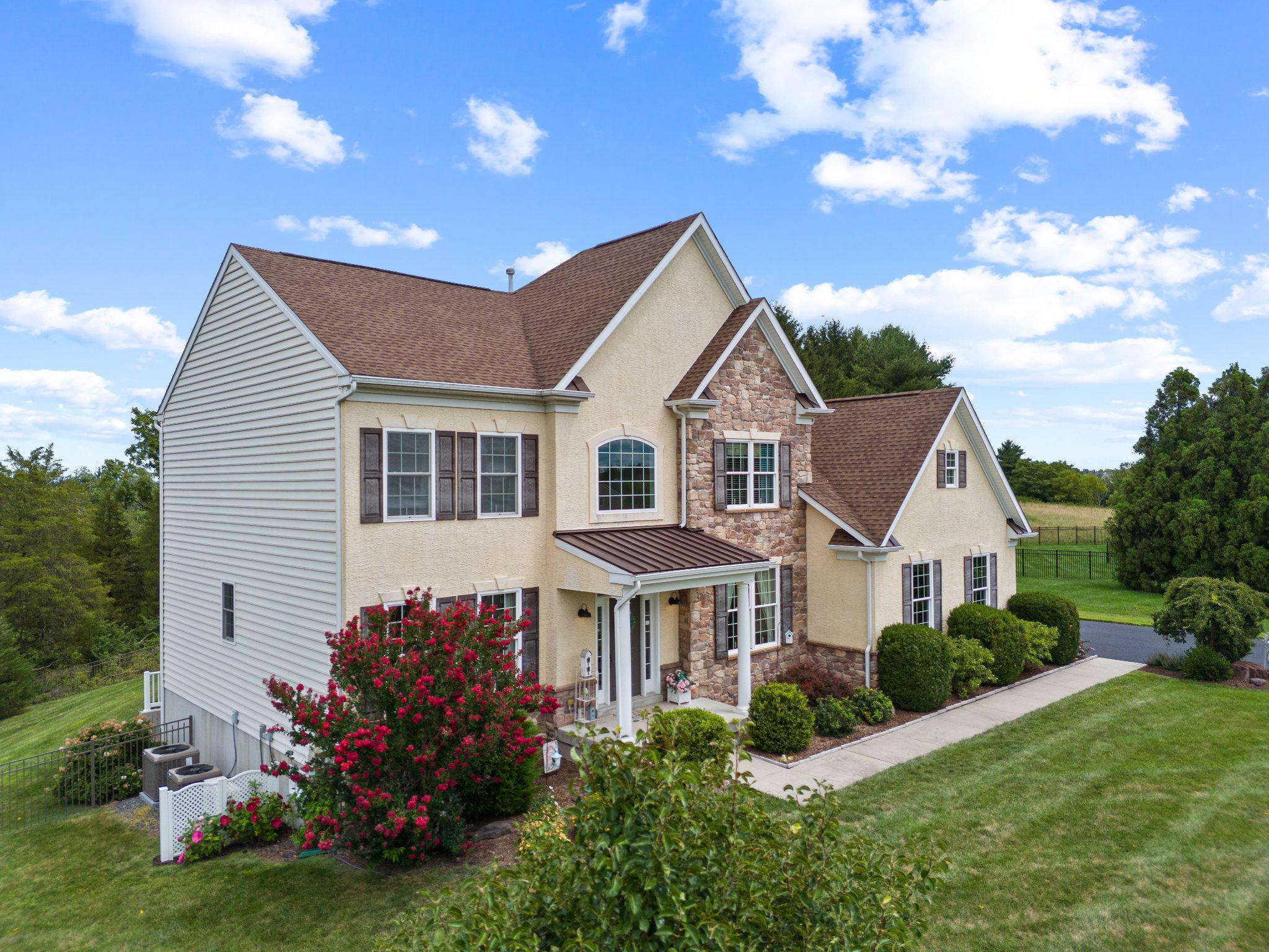 2124 ARBORDALE CIRCLE