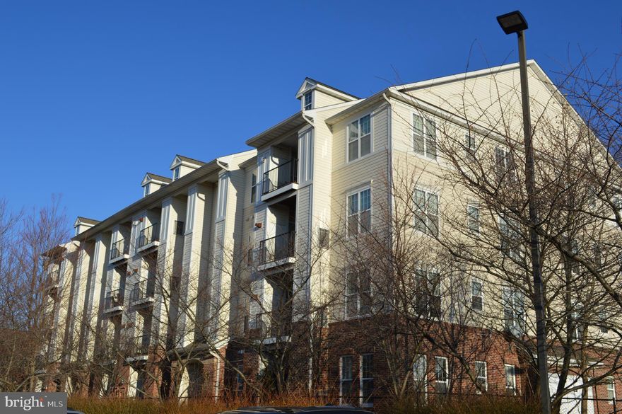 Beautiful apartment in sought out Cascades! NEWER construction - built in 2008! Exceptionally LOW monthly fees. Amenities include 5 swimming pools.  Faces TREES and spectacular SUNSETS. NEW appliances, NEW granite countertops, NEWER carpet, FRESHLY painted. HIGH ceilings. Short distance to restaurants and shops, farmers market and library.  YOU WILL LOVE THIS PLACE!