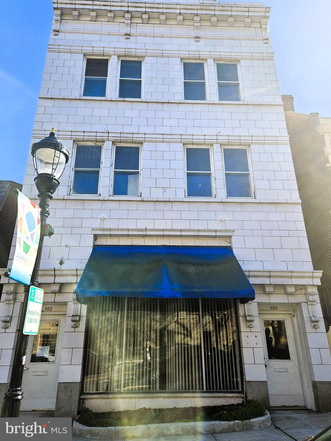122 MAIN STREET E
