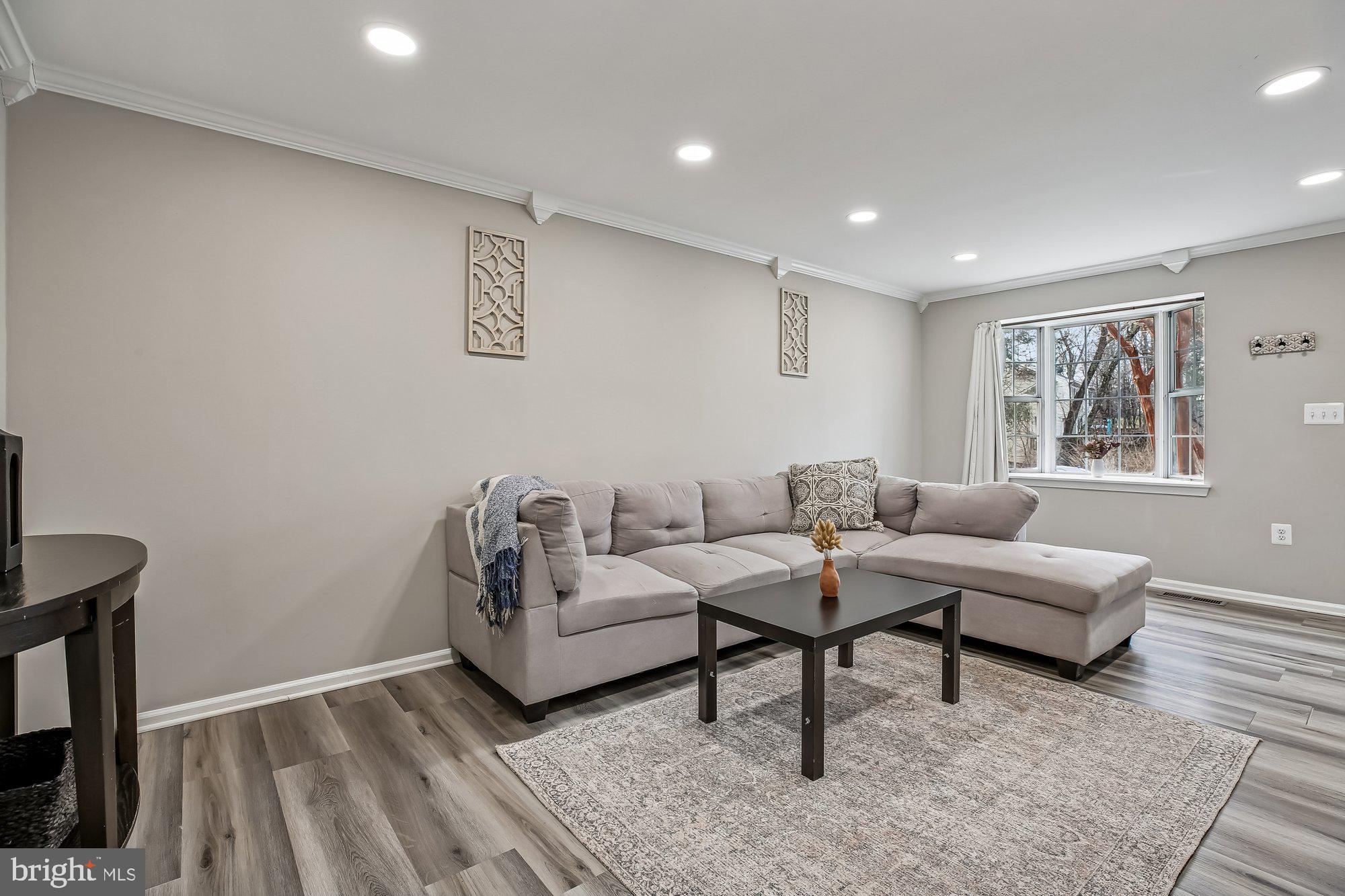 COUNTRYSIDE - Residential