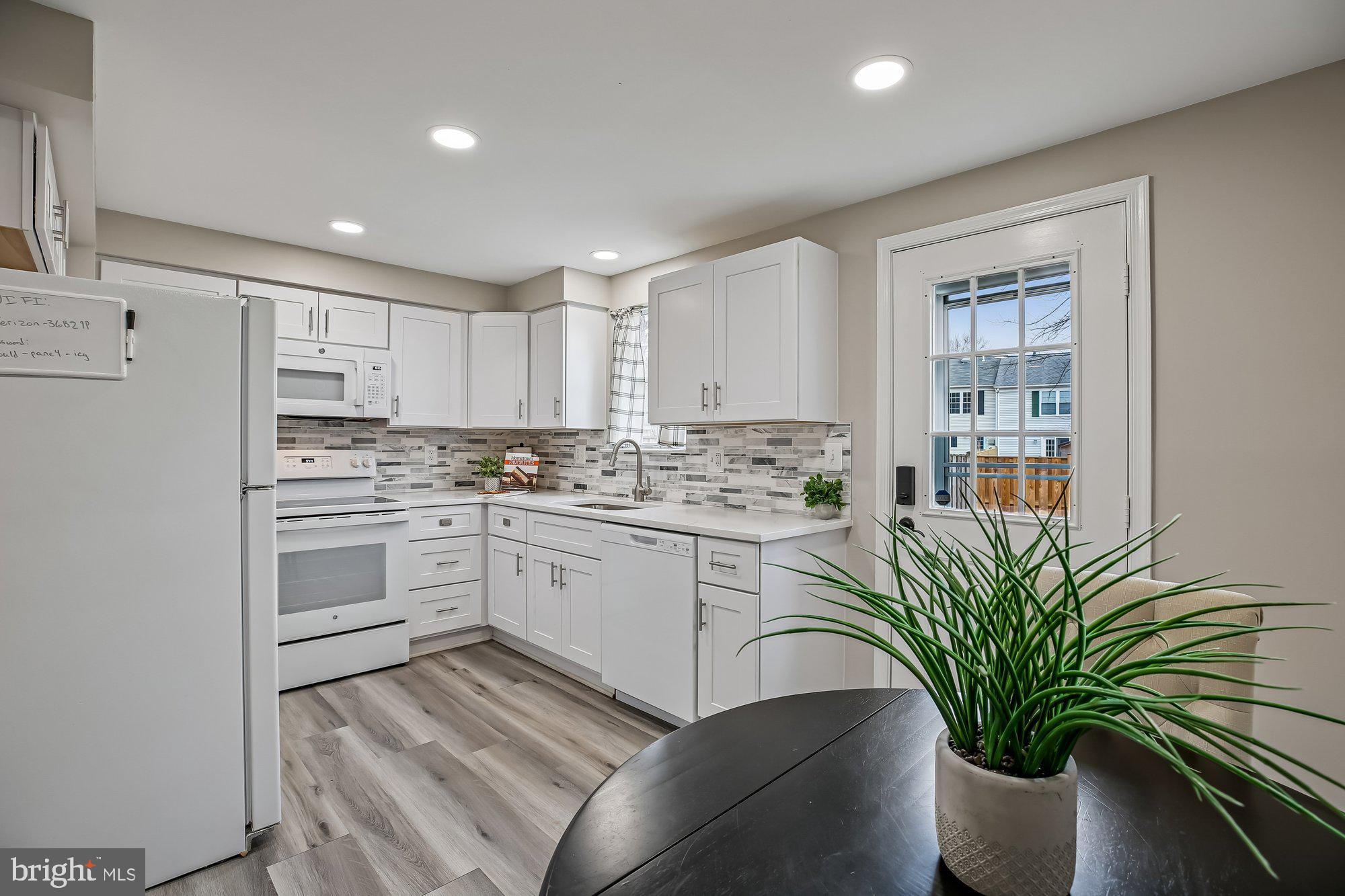 COUNTRYSIDE - Residential