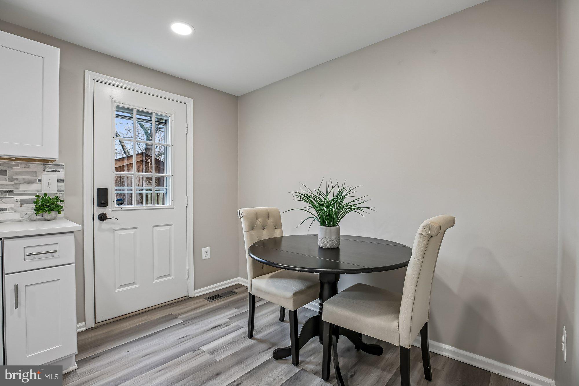 COUNTRYSIDE - Residential