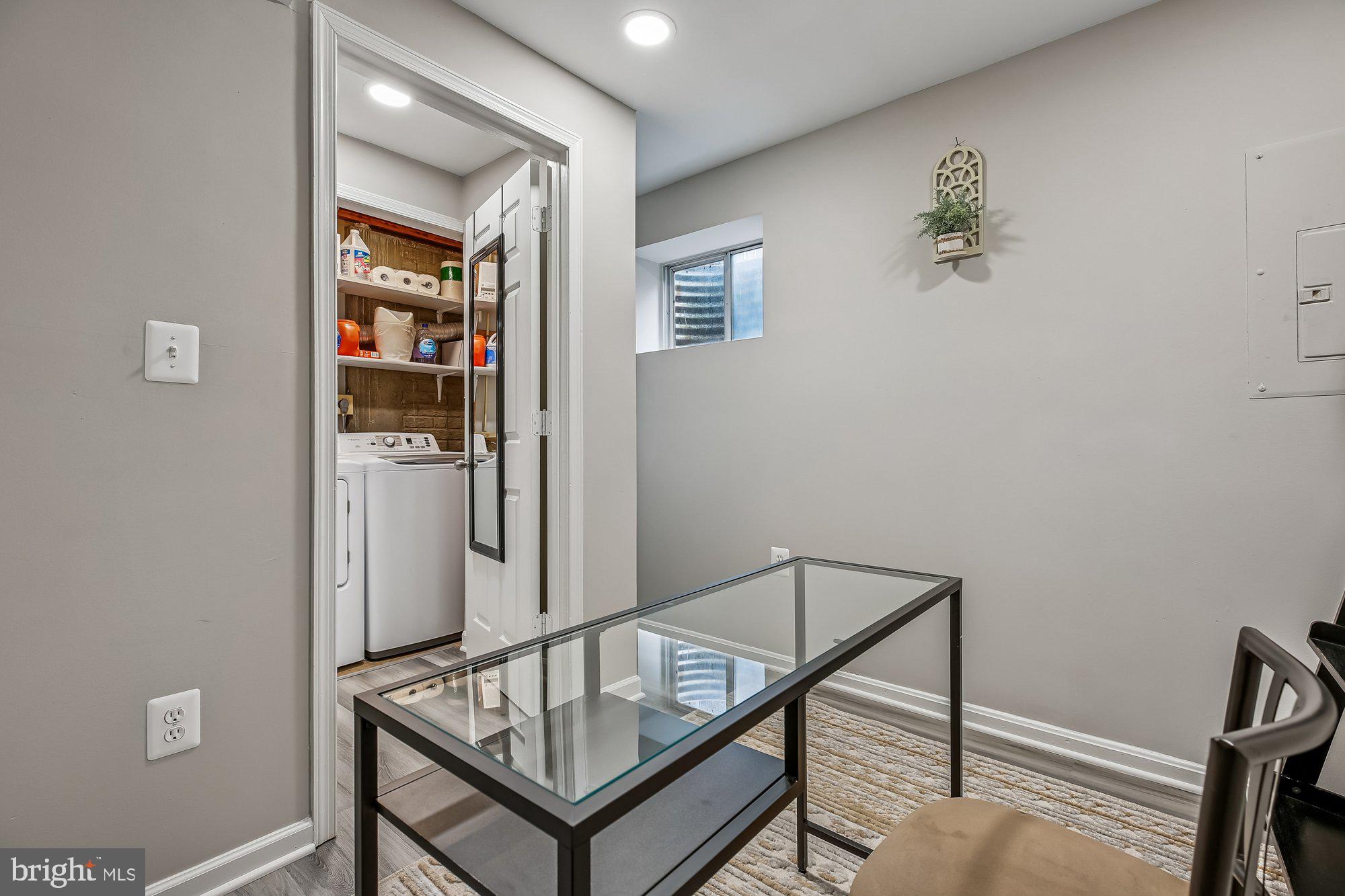 COUNTRYSIDE - Residential