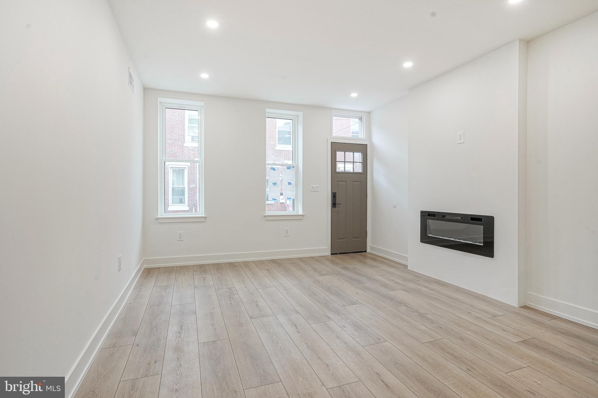 LOWER MOYAMENSING - Residential