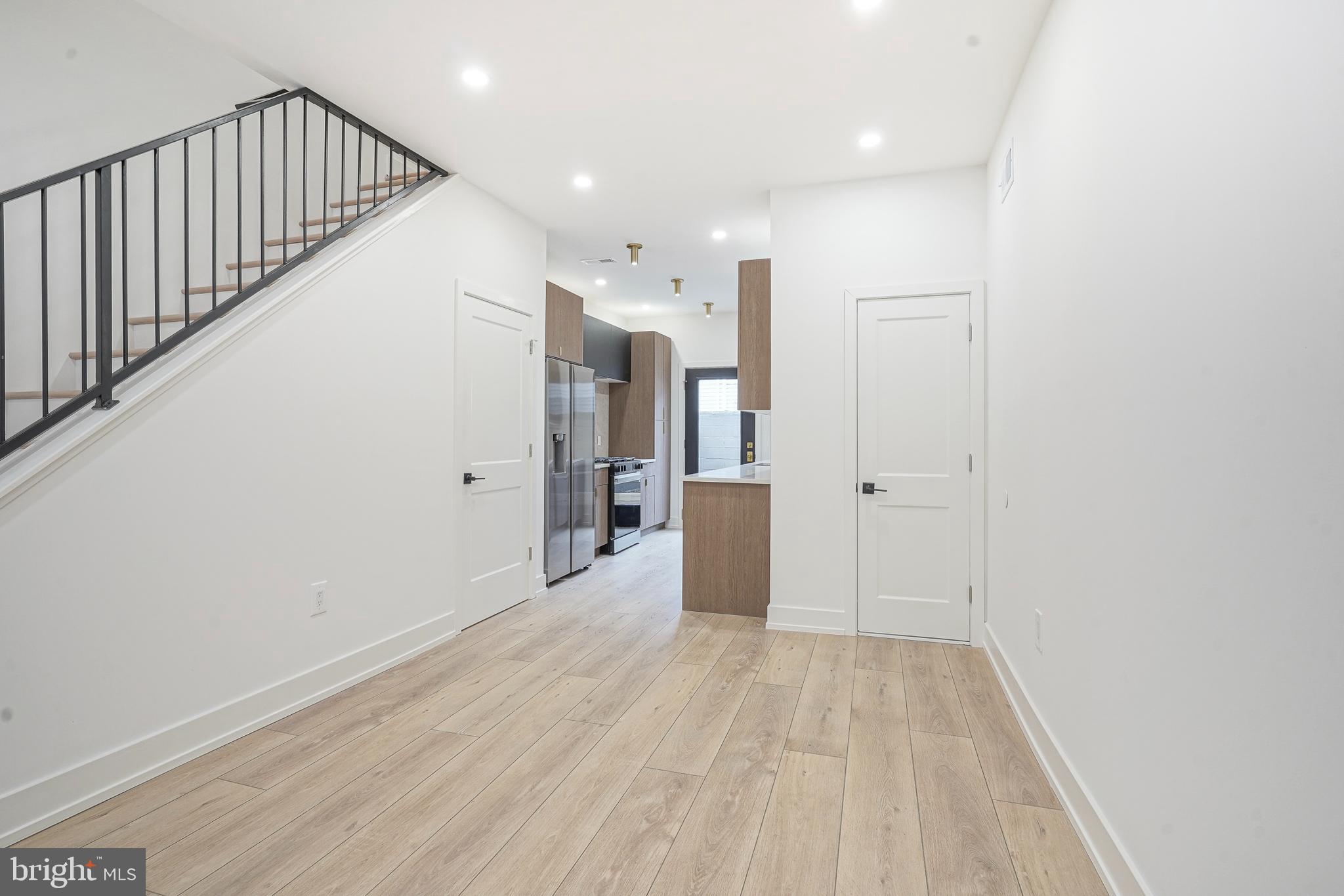 LOWER MOYAMENSING - Residential