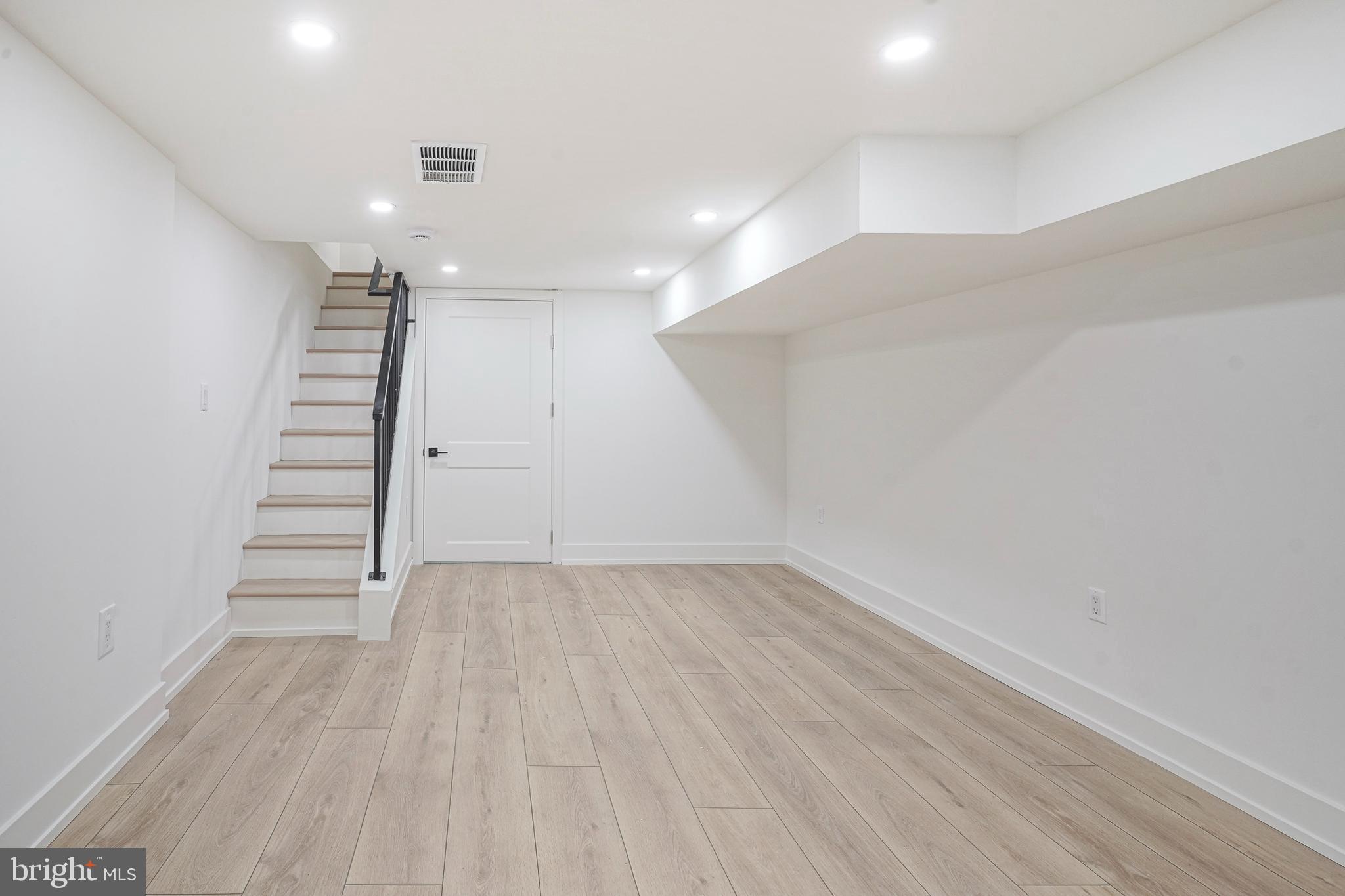 LOWER MOYAMENSING - Residential