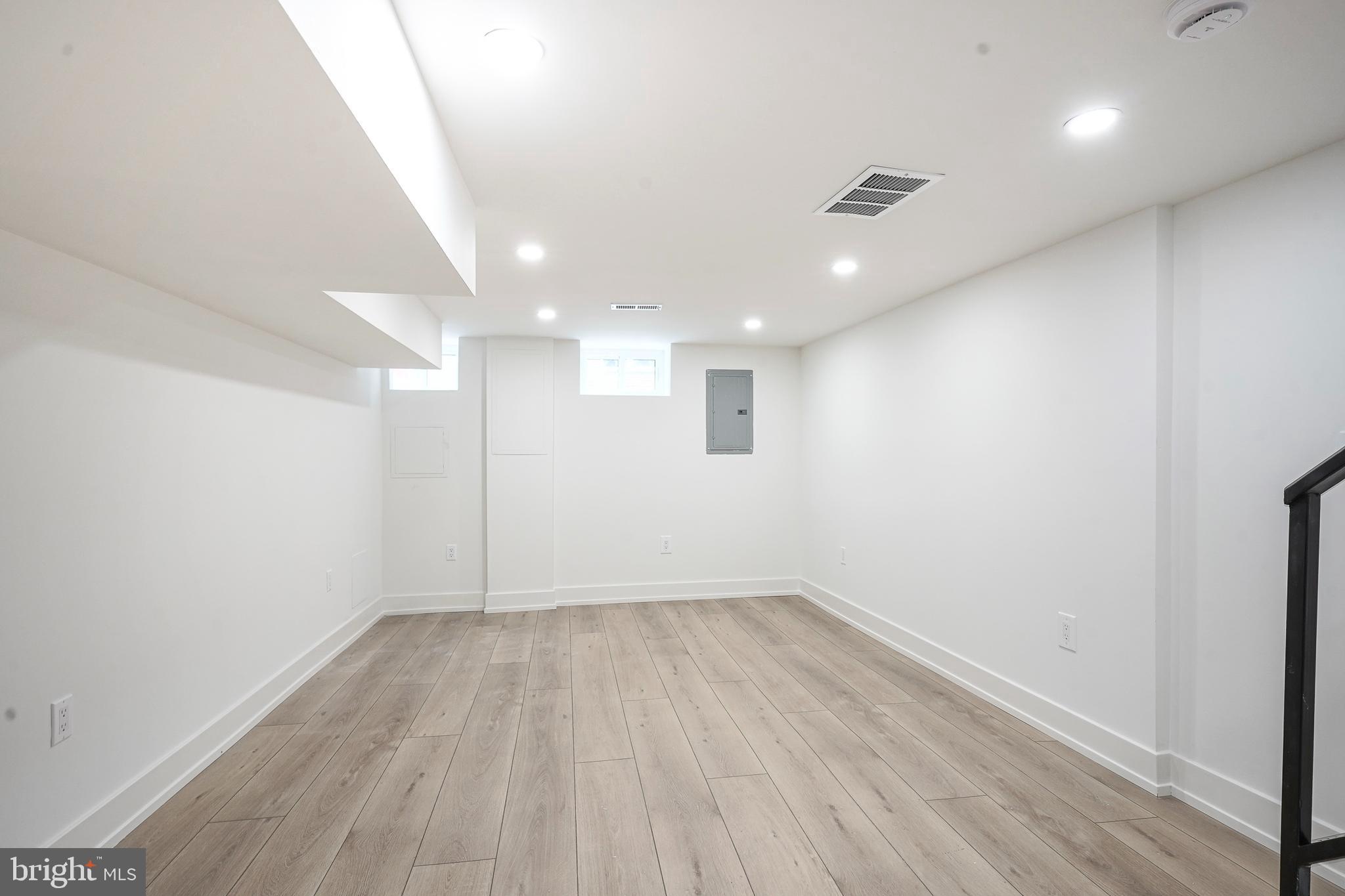 LOWER MOYAMENSING - Residential