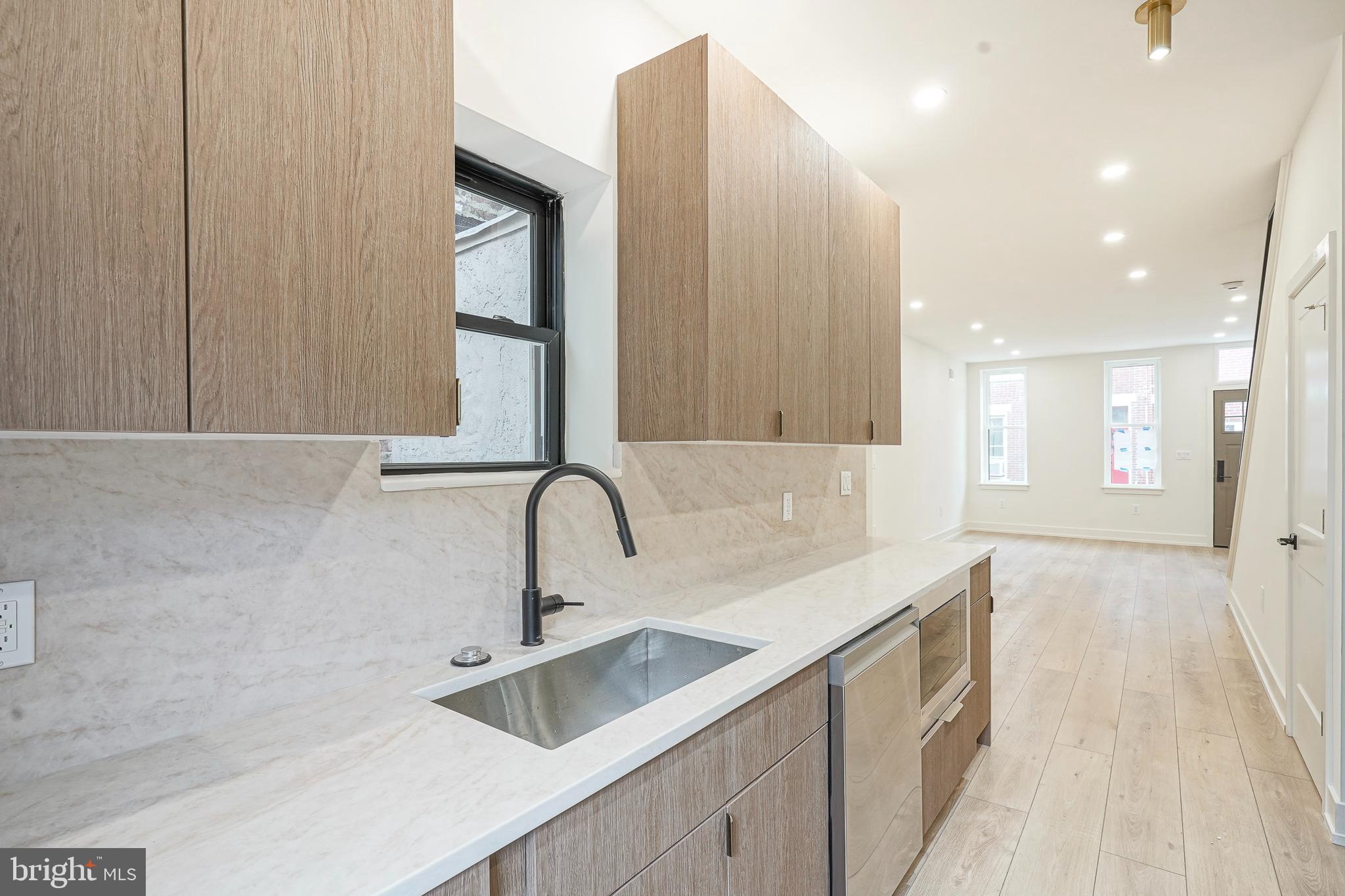 LOWER MOYAMENSING - Residential