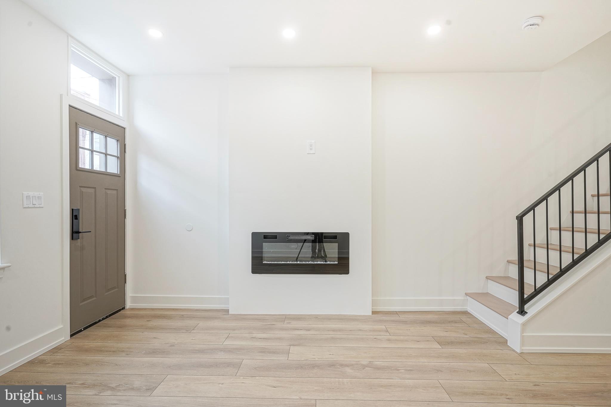 LOWER MOYAMENSING - Residential