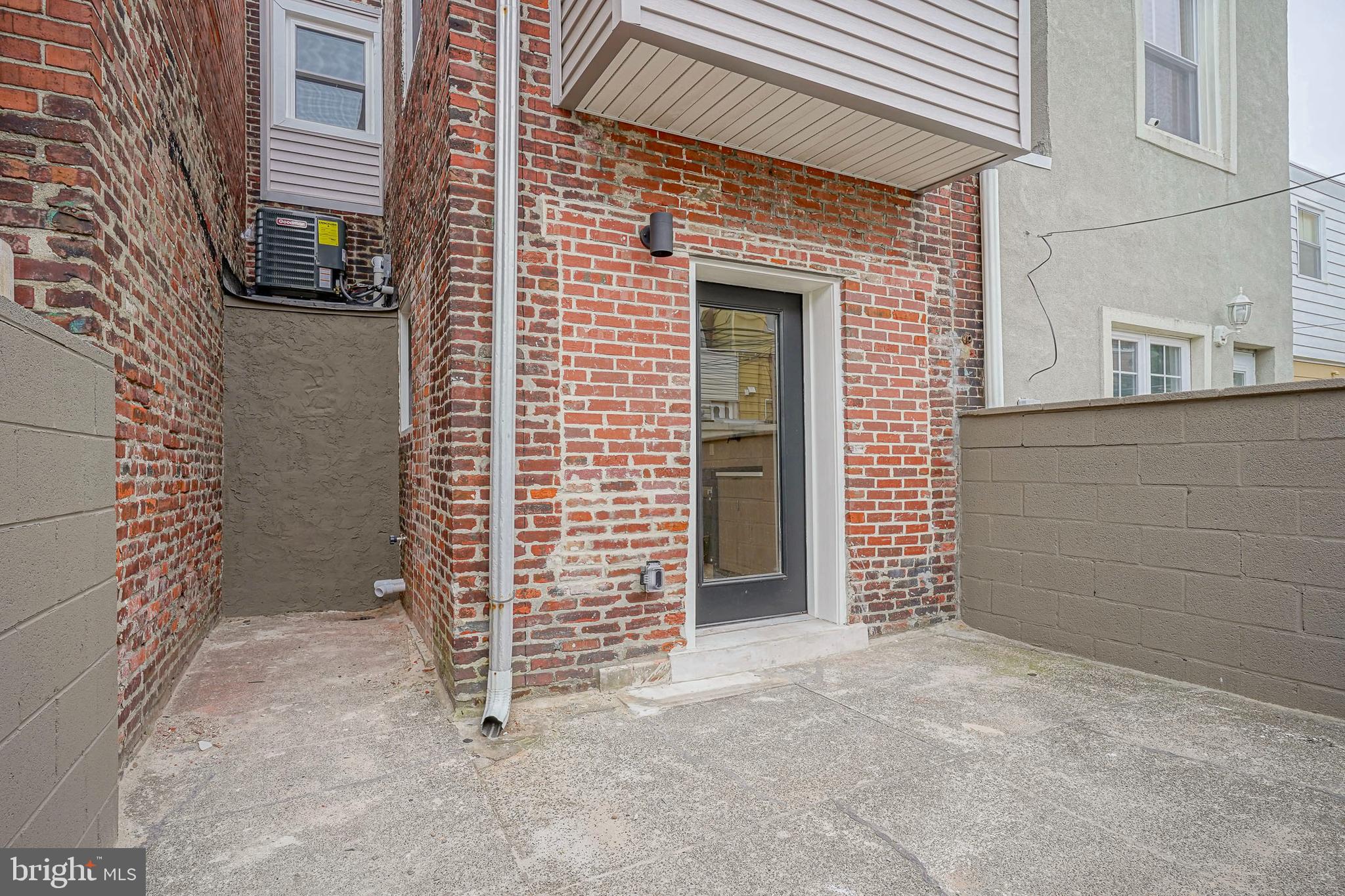 LOWER MOYAMENSING - Residential