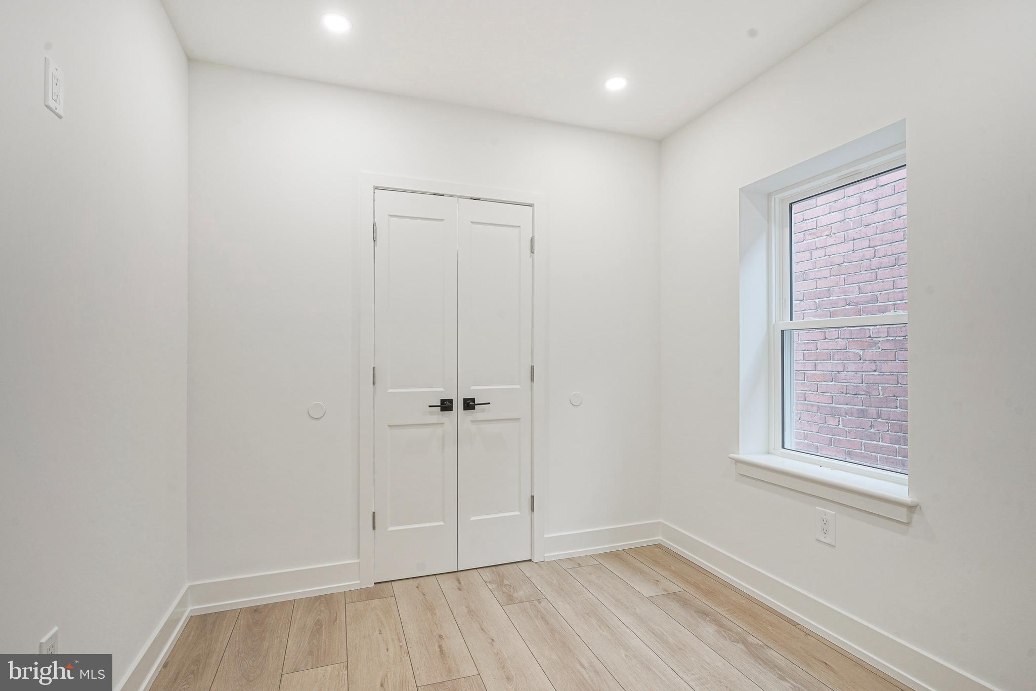 LOWER MOYAMENSING - Residential