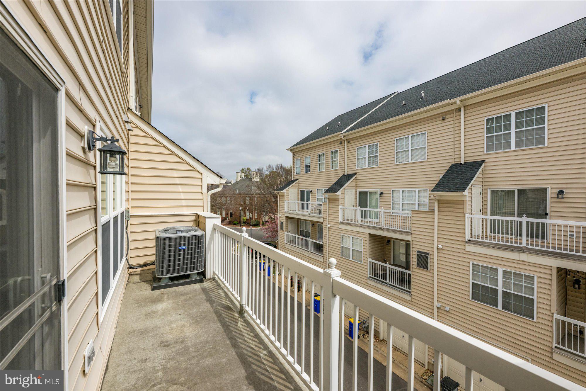 CAMERON STATION - Residential