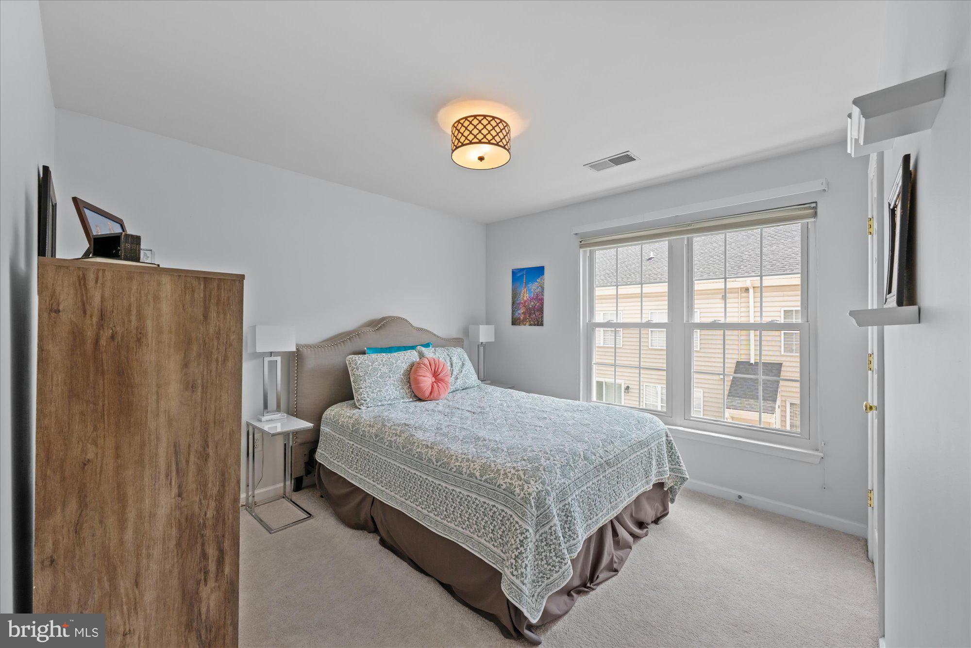 CAMERON STATION - Residential