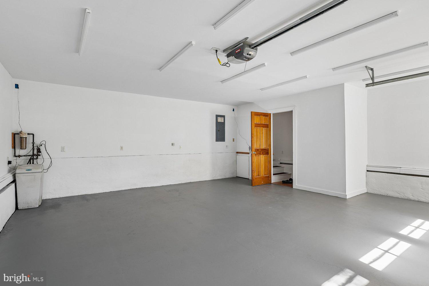 HILLSMERE ESTATES - Residential