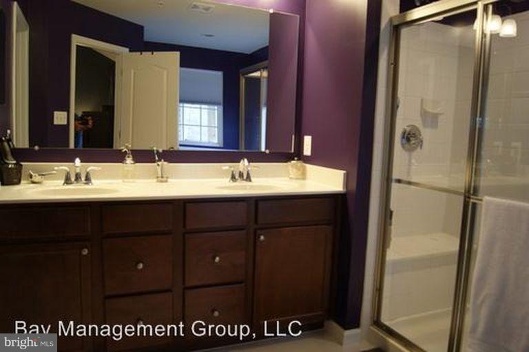 STONEHOUSE RUN - Residential Lease