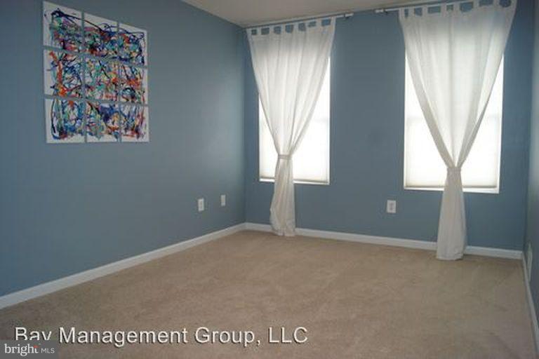 STONEHOUSE RUN - Residential Lease