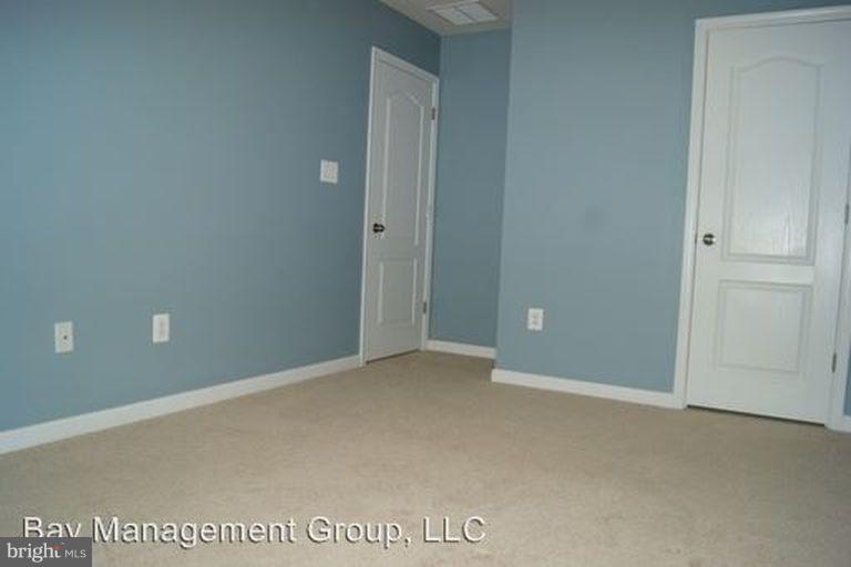 STONEHOUSE RUN - Residential Lease