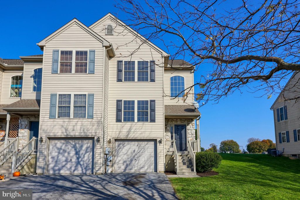 Photo of 29 Chickadee Circle, Leola, PA 17540 (MLS # PALA2043446)