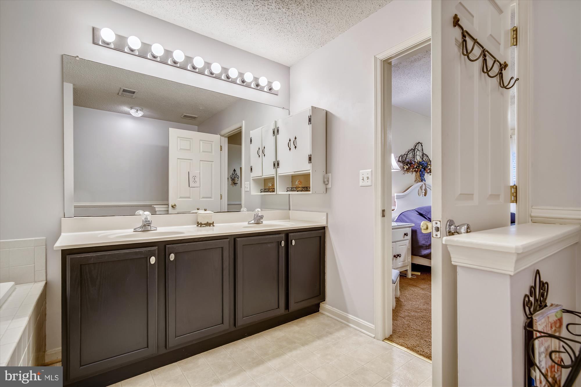 JAMESTOWNE - Residential