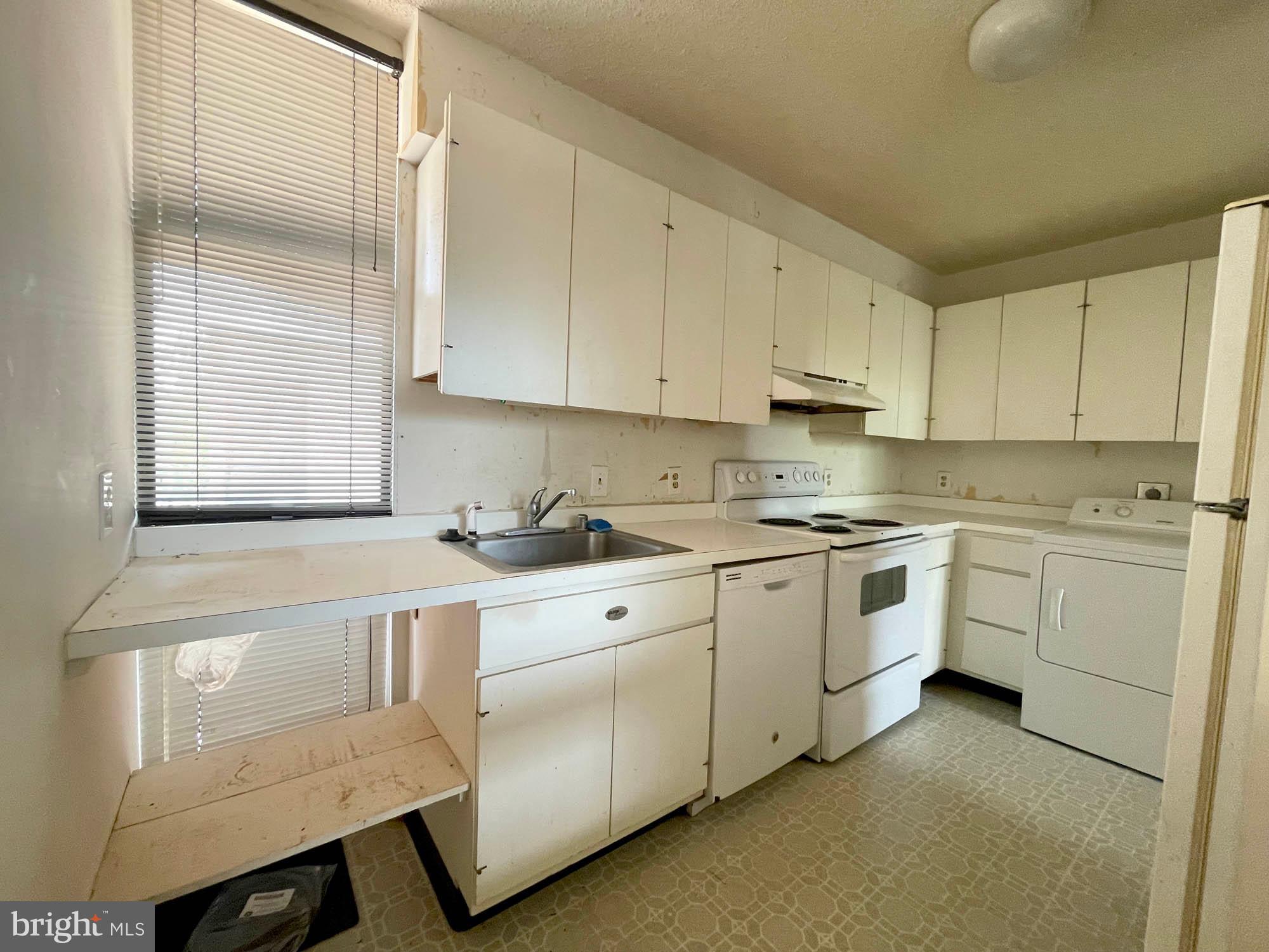 COLD SPRING NEWTOWN - Residential