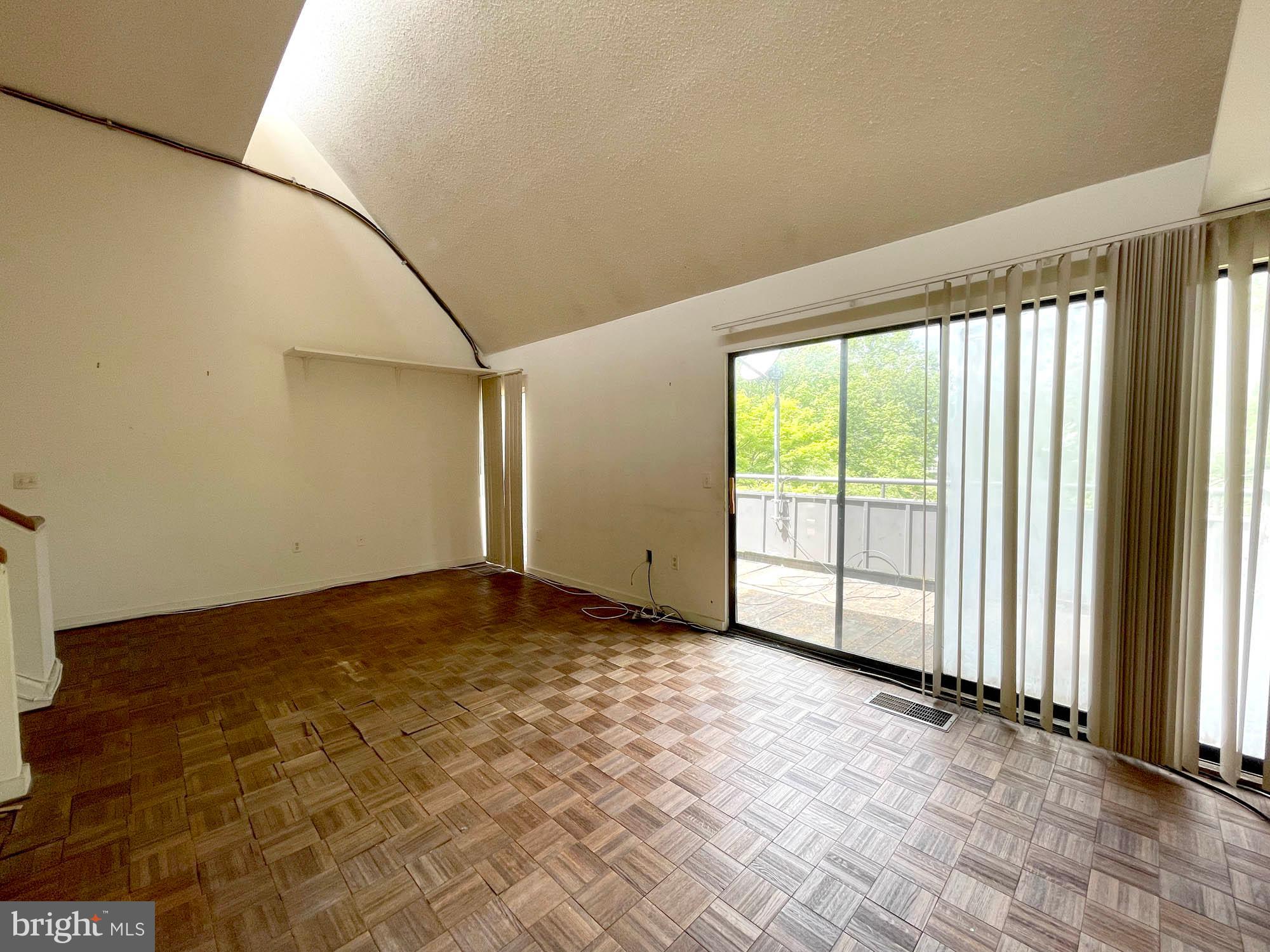 COLD SPRING NEWTOWN - Residential