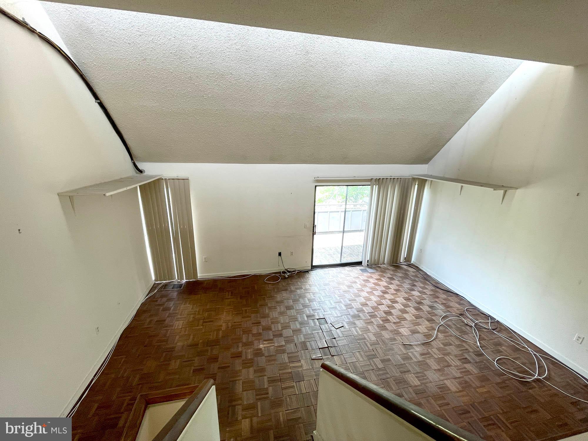 COLD SPRING NEWTOWN - Residential