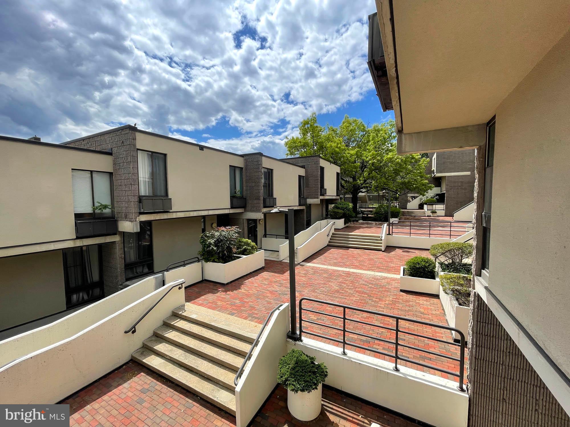 COLD SPRING NEWTOWN - Residential