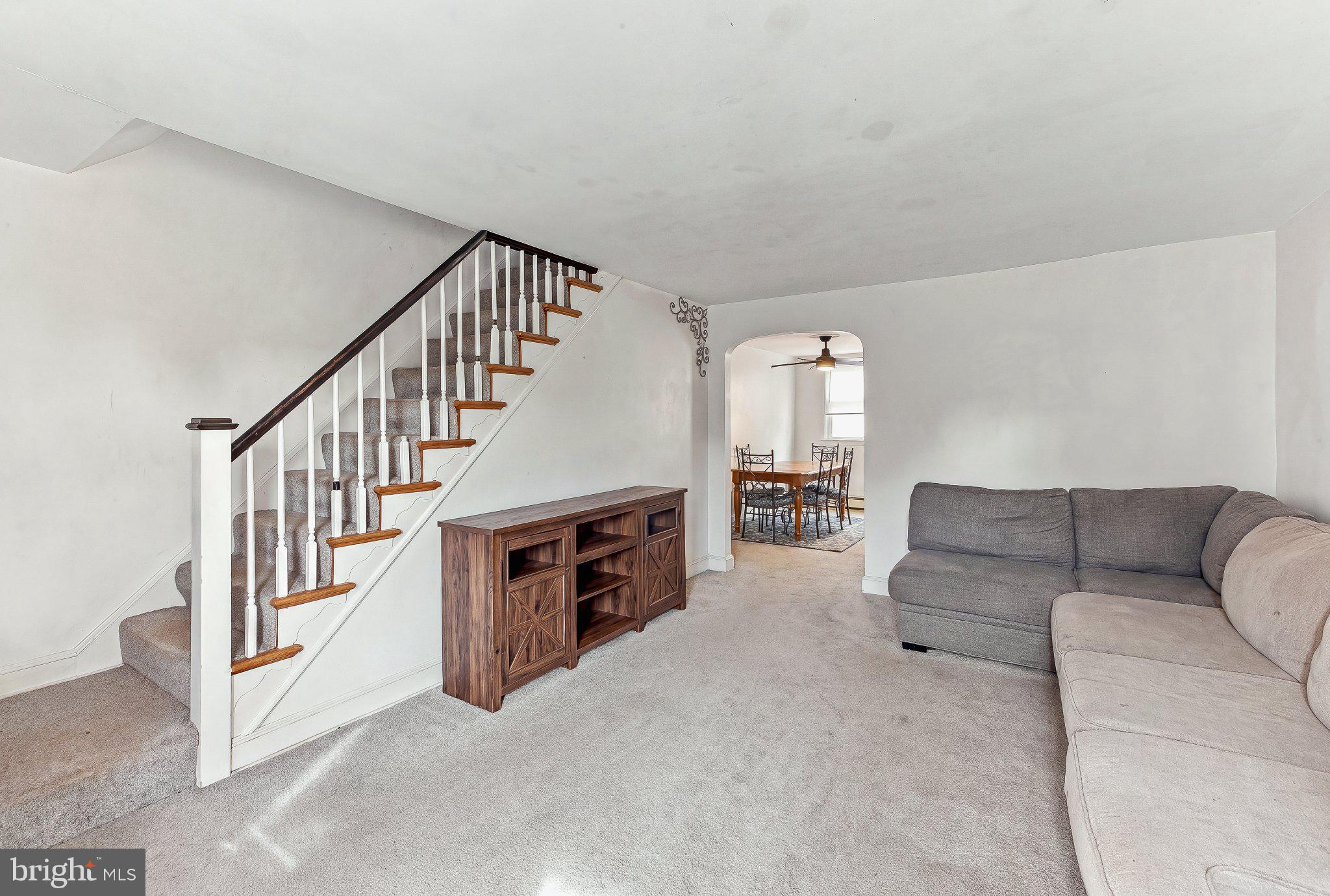 927 FARISTON DRIVE
