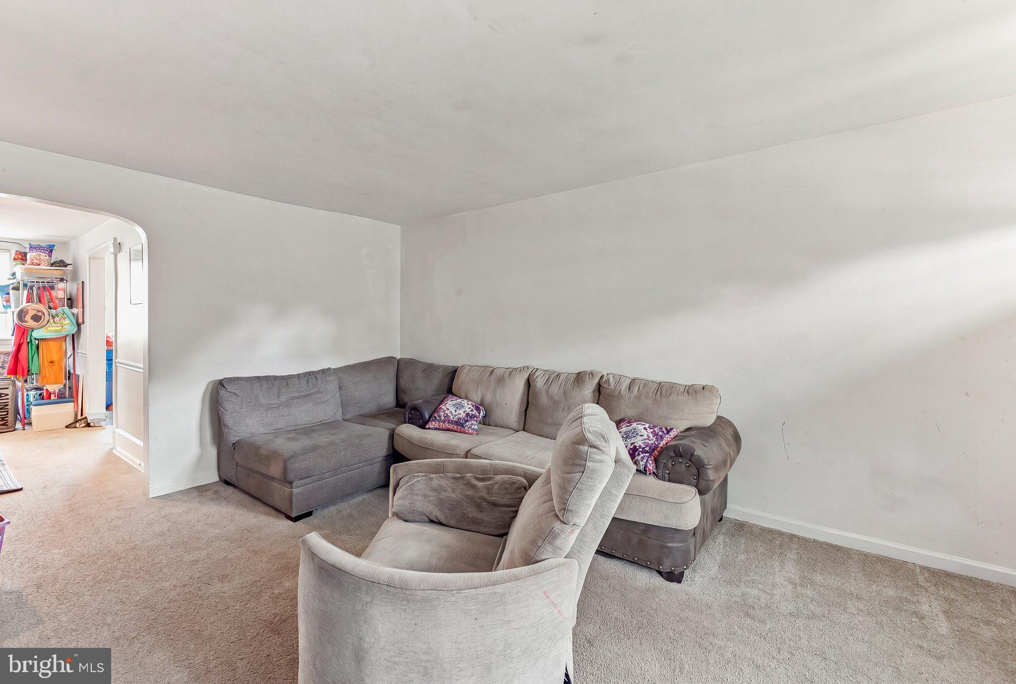 927 FARISTON DRIVE