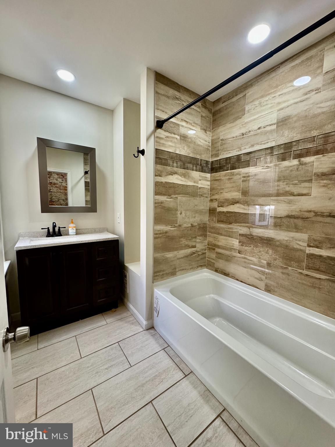 EAST KENSINGTON - Residential Lease