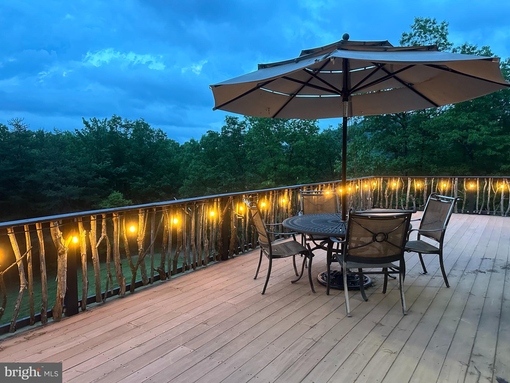 ASHTON WOODS - Residential