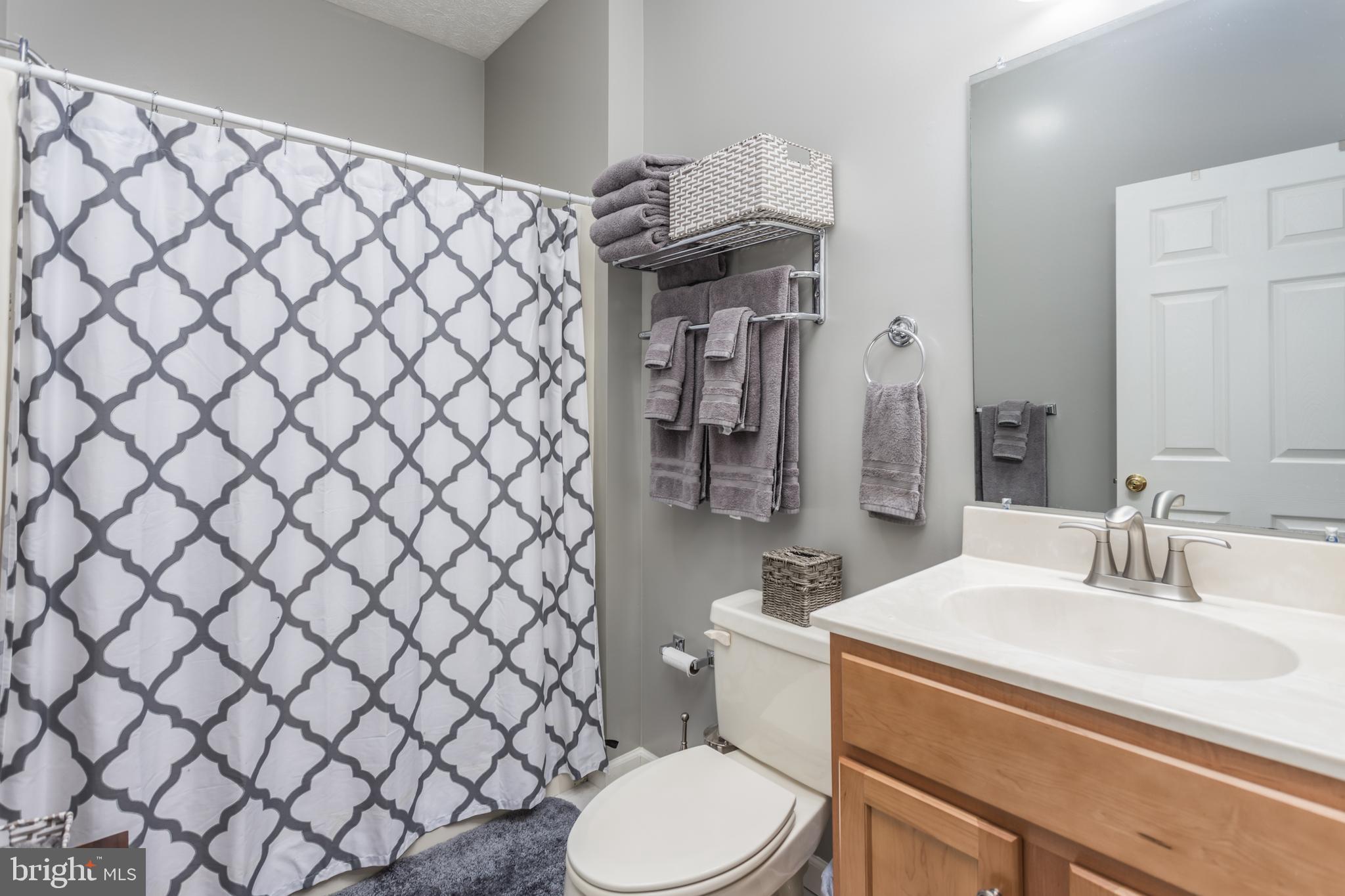 ASHTON WOODS - Residential