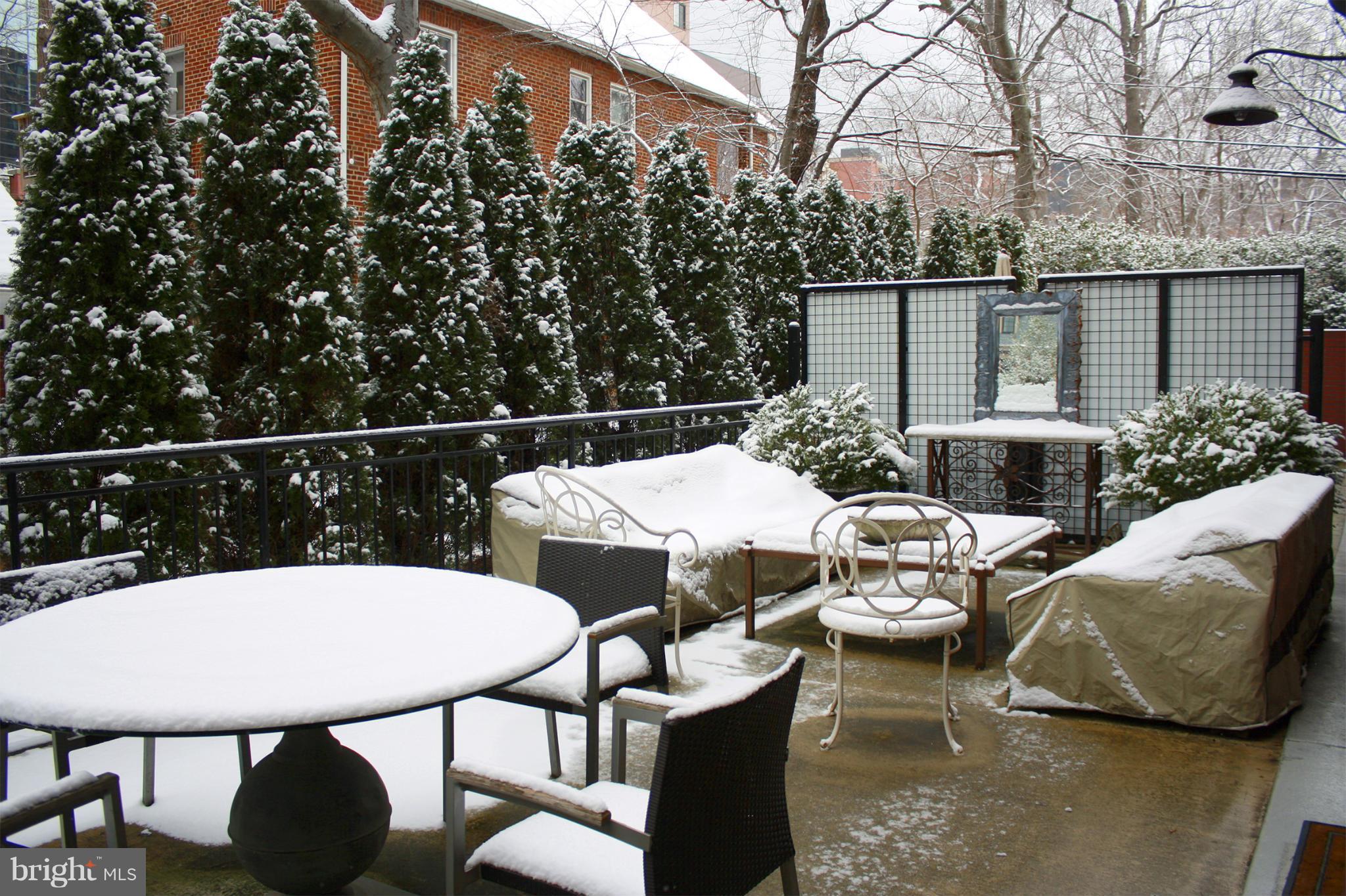 ROSSLYN - Residential Lease