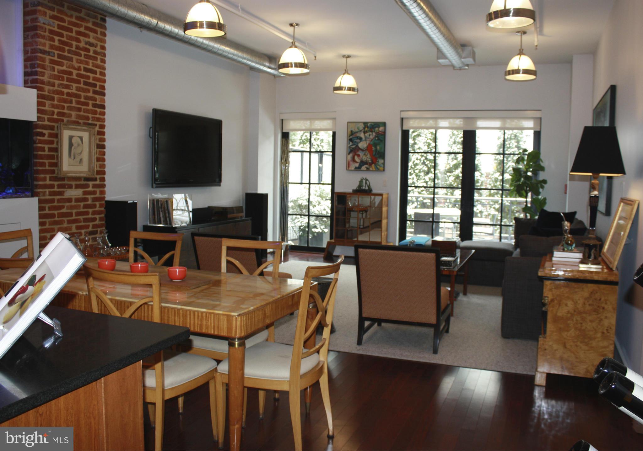 ROSSLYN - Residential Lease