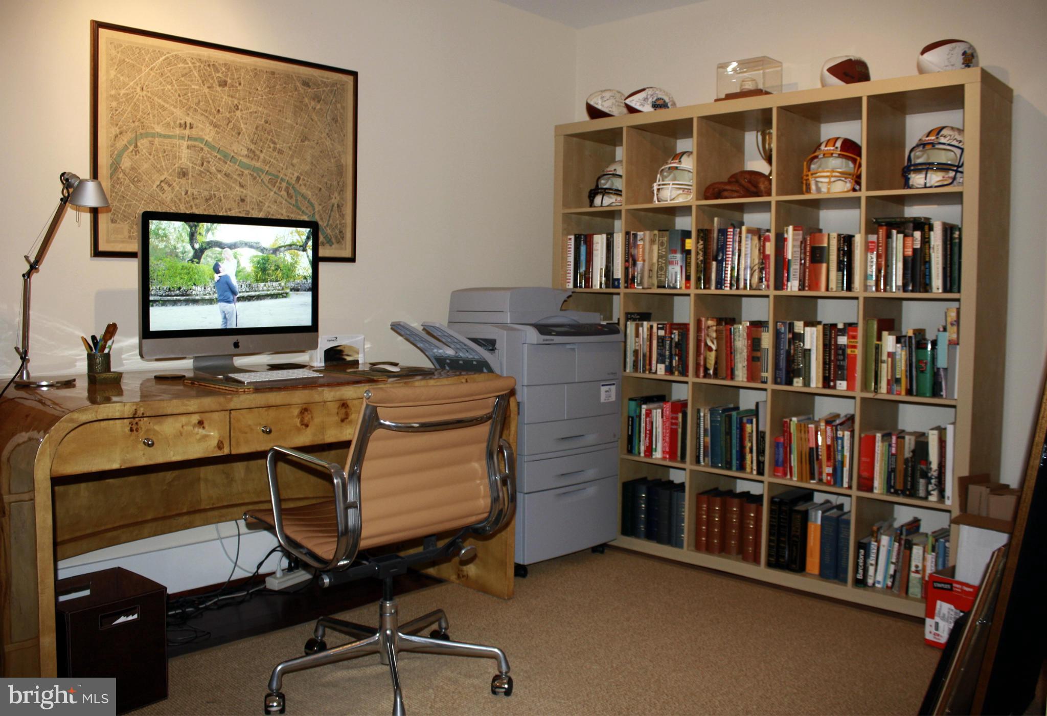 ROSSLYN - Residential Lease