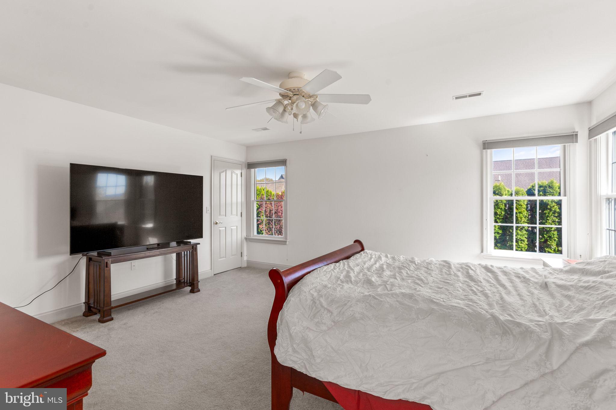 WINDSOR CROSSING - Residential