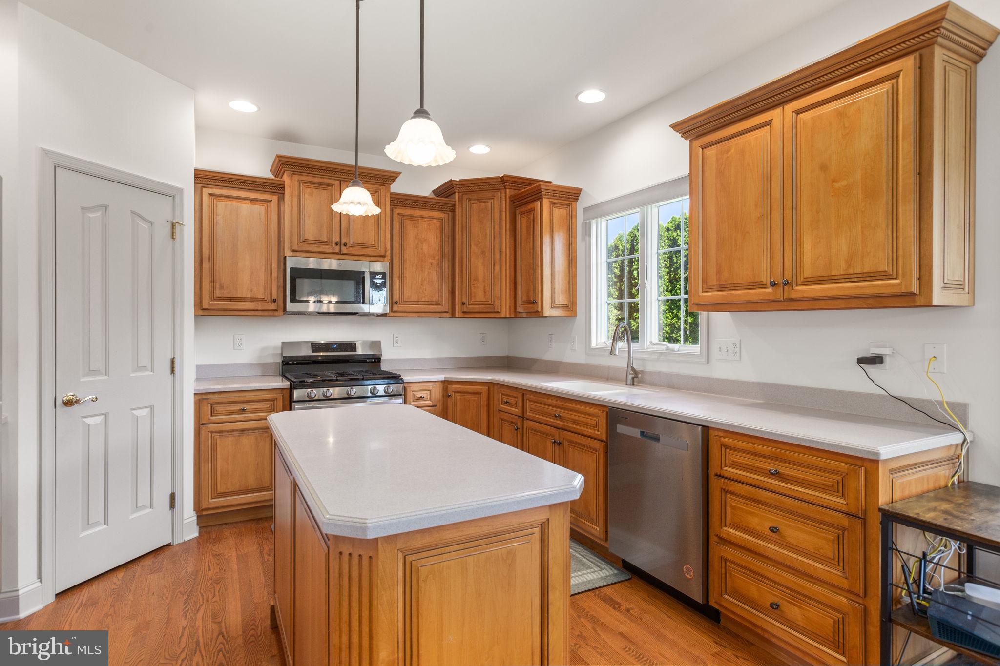 WINDSOR CROSSING - Residential