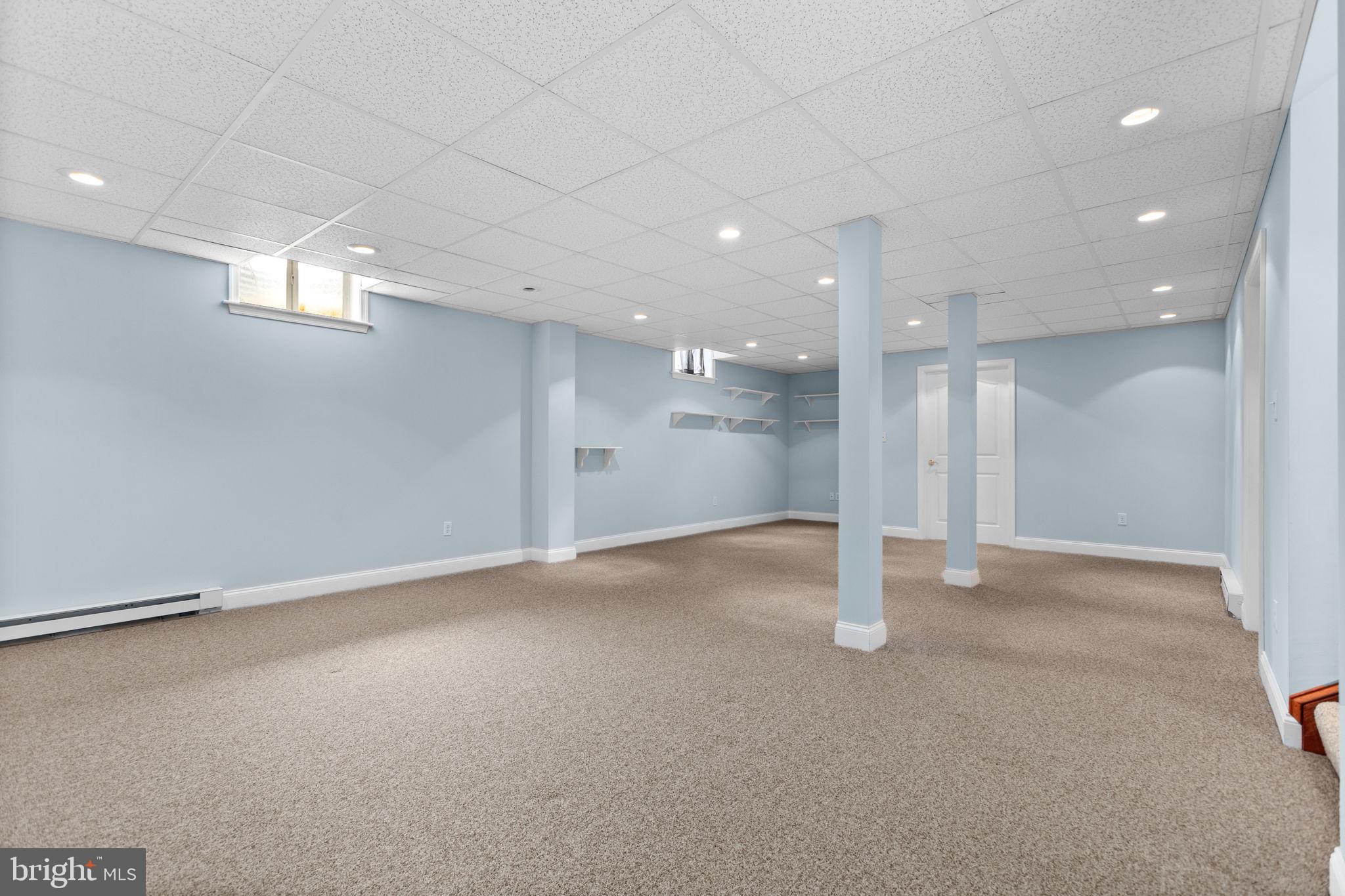 WINDSOR CROSSING - Residential