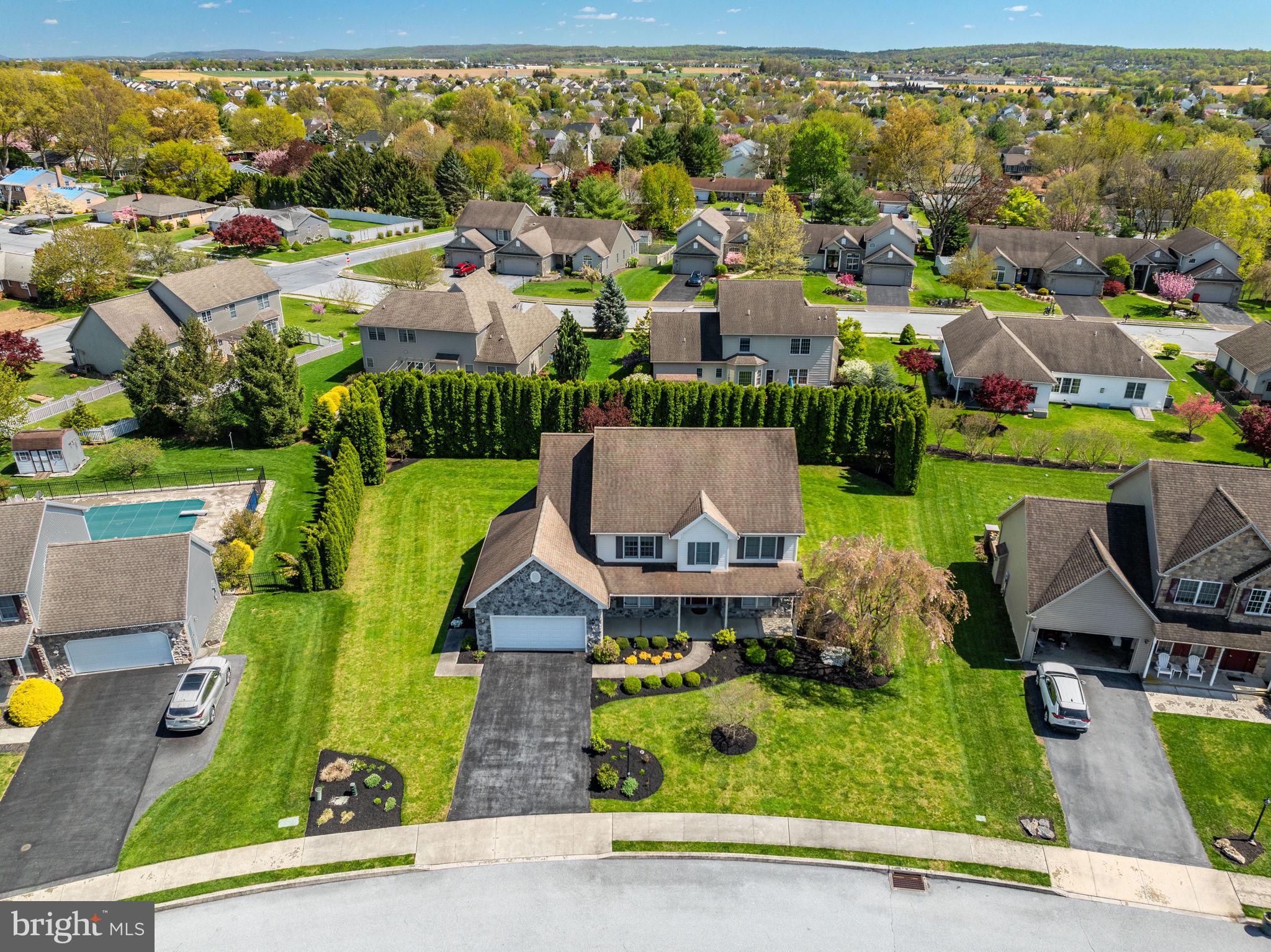 WINDSOR CROSSING - Residential