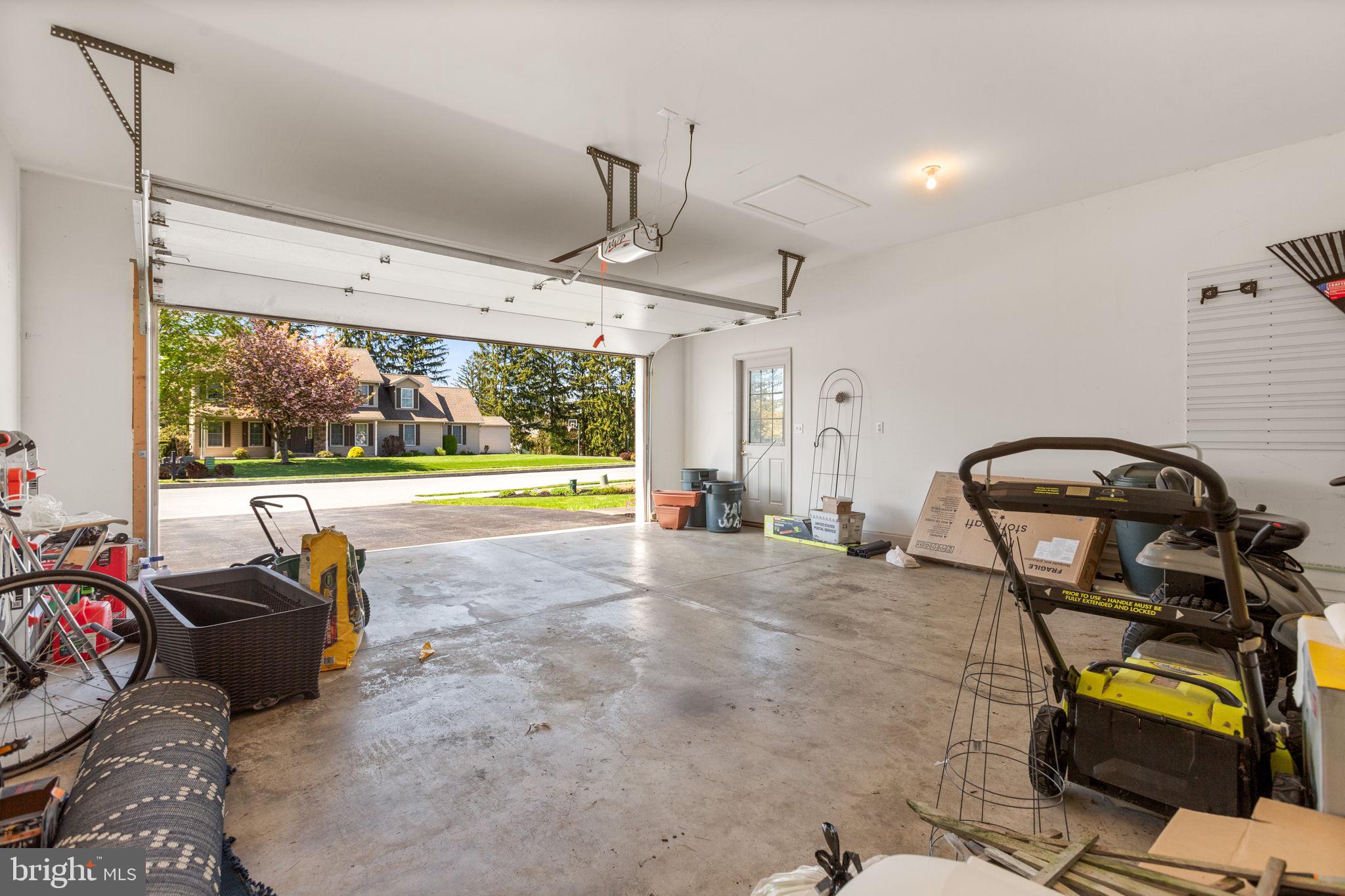 WINDSOR CROSSING - Residential