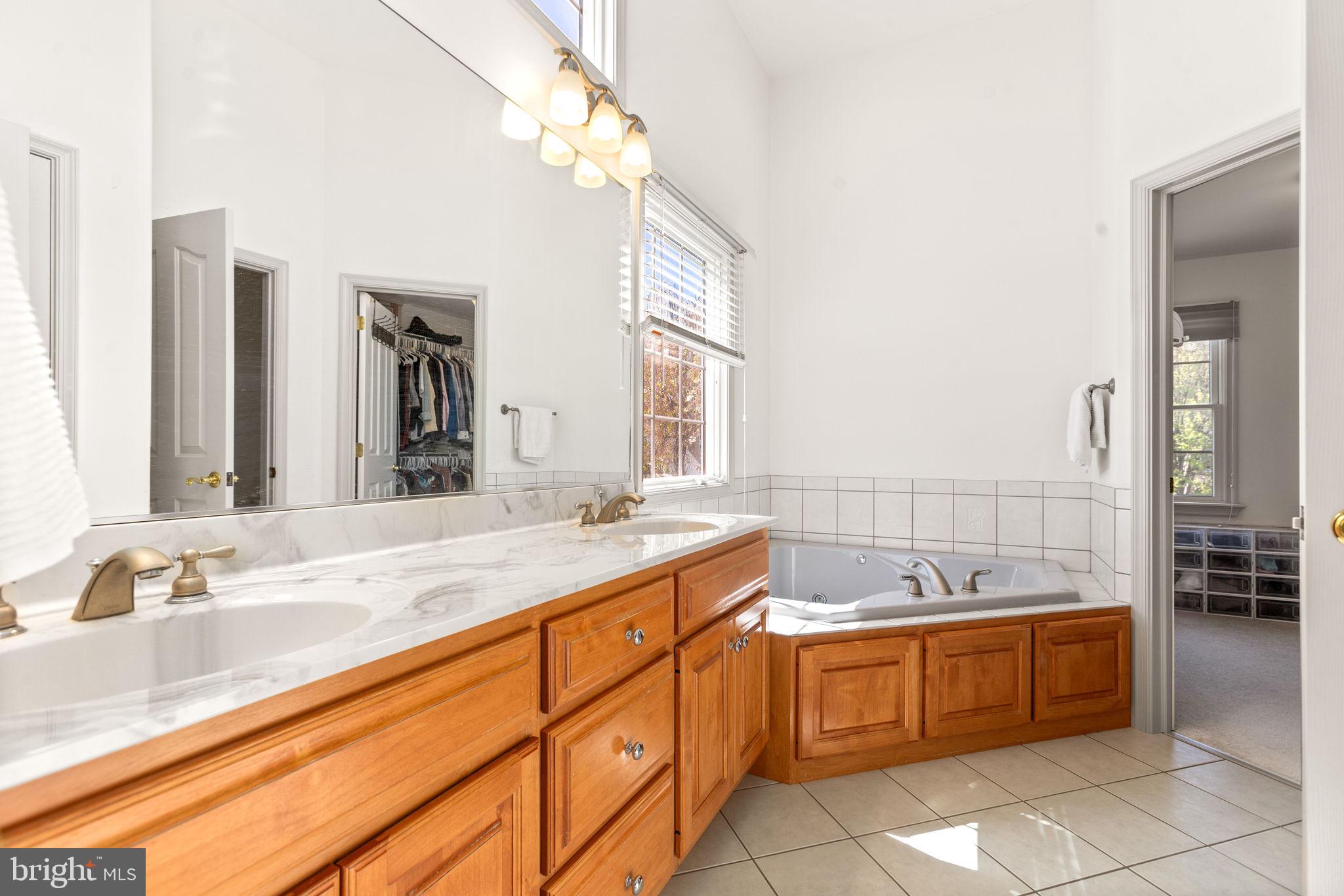 WINDSOR CROSSING - Residential