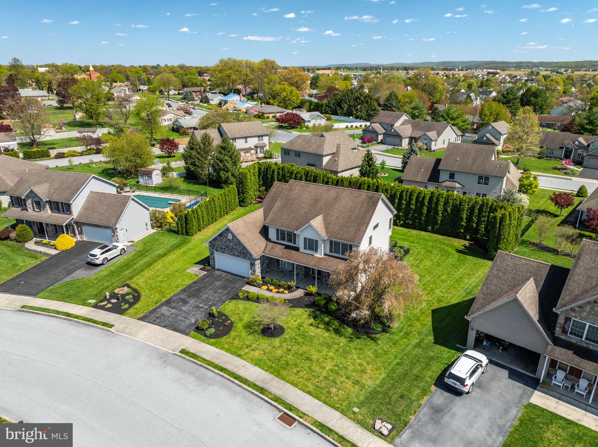 WINDSOR CROSSING - Residential