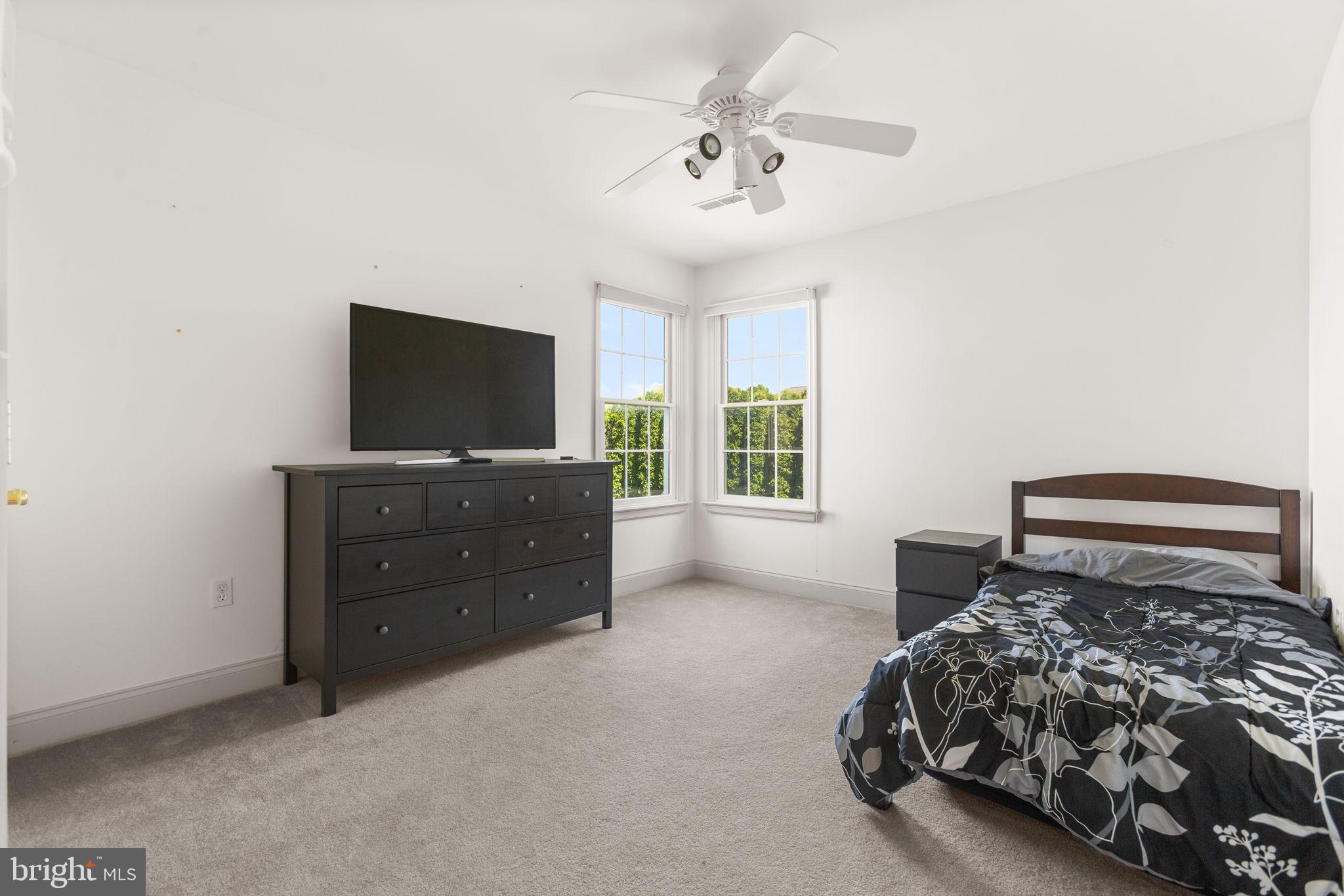 WINDSOR CROSSING - Residential