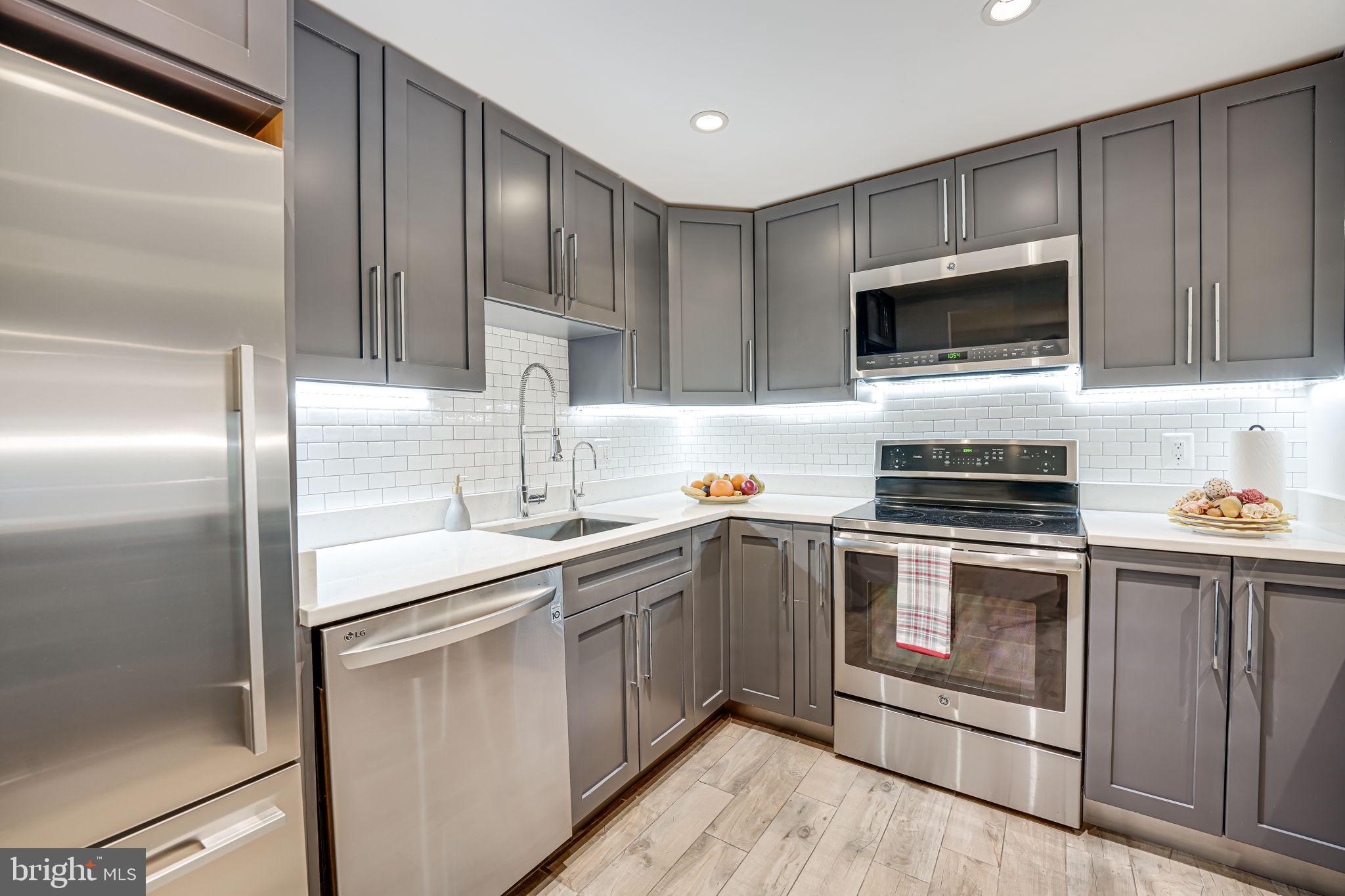 COLONIES AT MCLEAN - Residential