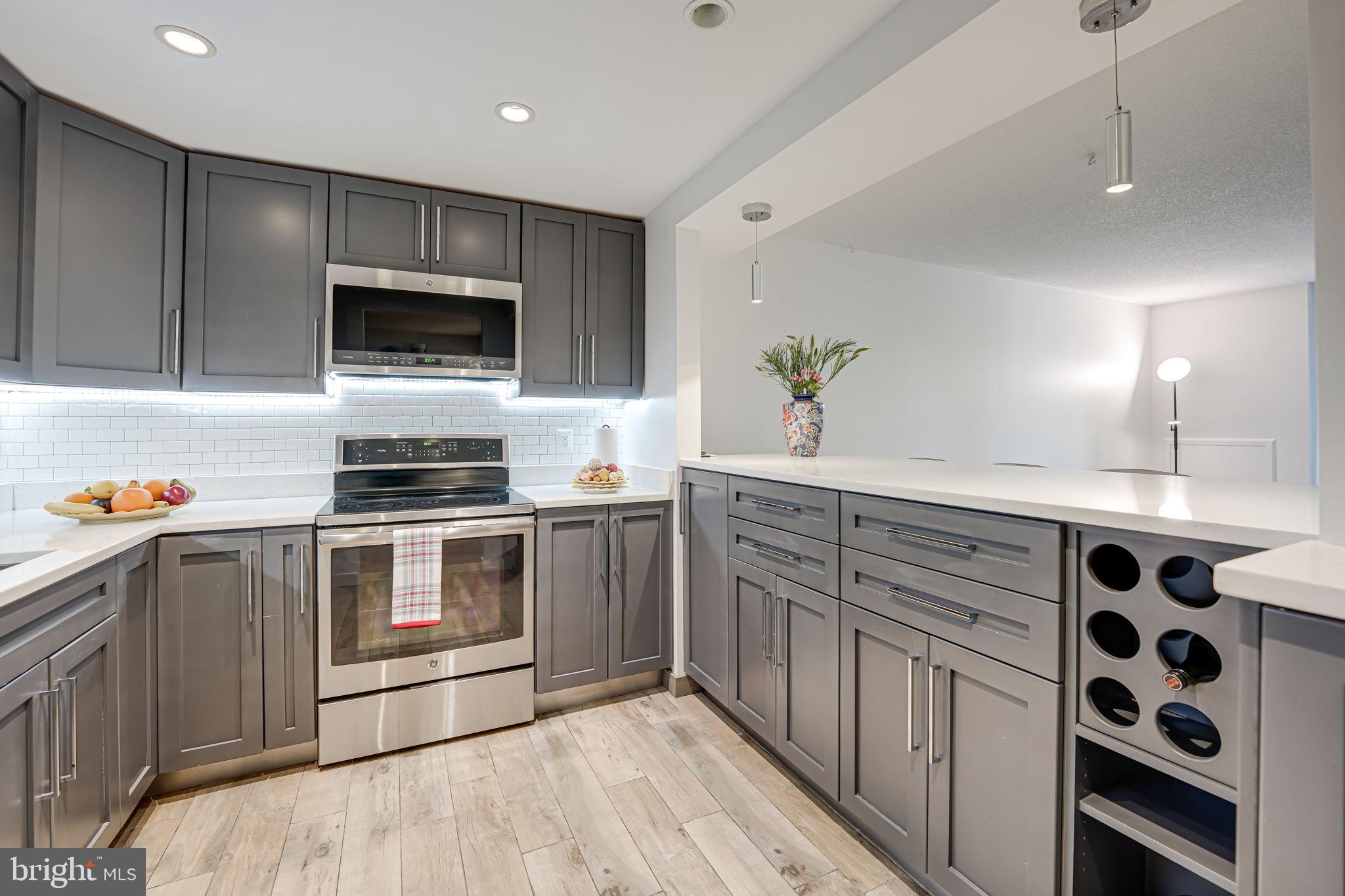 COLONIES AT MCLEAN - Residential