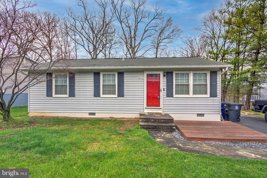 Very well kept  home in Leesburg featuring numerous updates and thoughtful improvements throughout.The updated kitchen includes upgraded countertops, newer appliances, and convenient hideaway trash cans. The home also features newer flooring throughout, with brand new carpet in the bedrooms.
The bathroom has been refreshed with a newer sink bowl and faucet, updated fan and light fixture, new tub and shower knobs and spout, replaced on/off valves, and a new toilet.

Additional upgrades include:
New insulation in the crawlspace
Window blinds and sliding glass door blinds throughout
Added ceiling lights in every room
Replaced washer and dryer
New water heater (installed 12/11/2020)
Home security system setup compatible with ADT (previous) or Xfinity Home (currently with Xfinity)
Improved attic access with a functioning door and pull-down ladder
Replaced deck boards and stairs
Added a small removable wooden patio in the front
Installed gutter guards
Added a door to the crawlspace
There is also a water hookup available under the house for a refrigerator with an ice maker or water dispenser. The previous refrigerator was connected to this water line