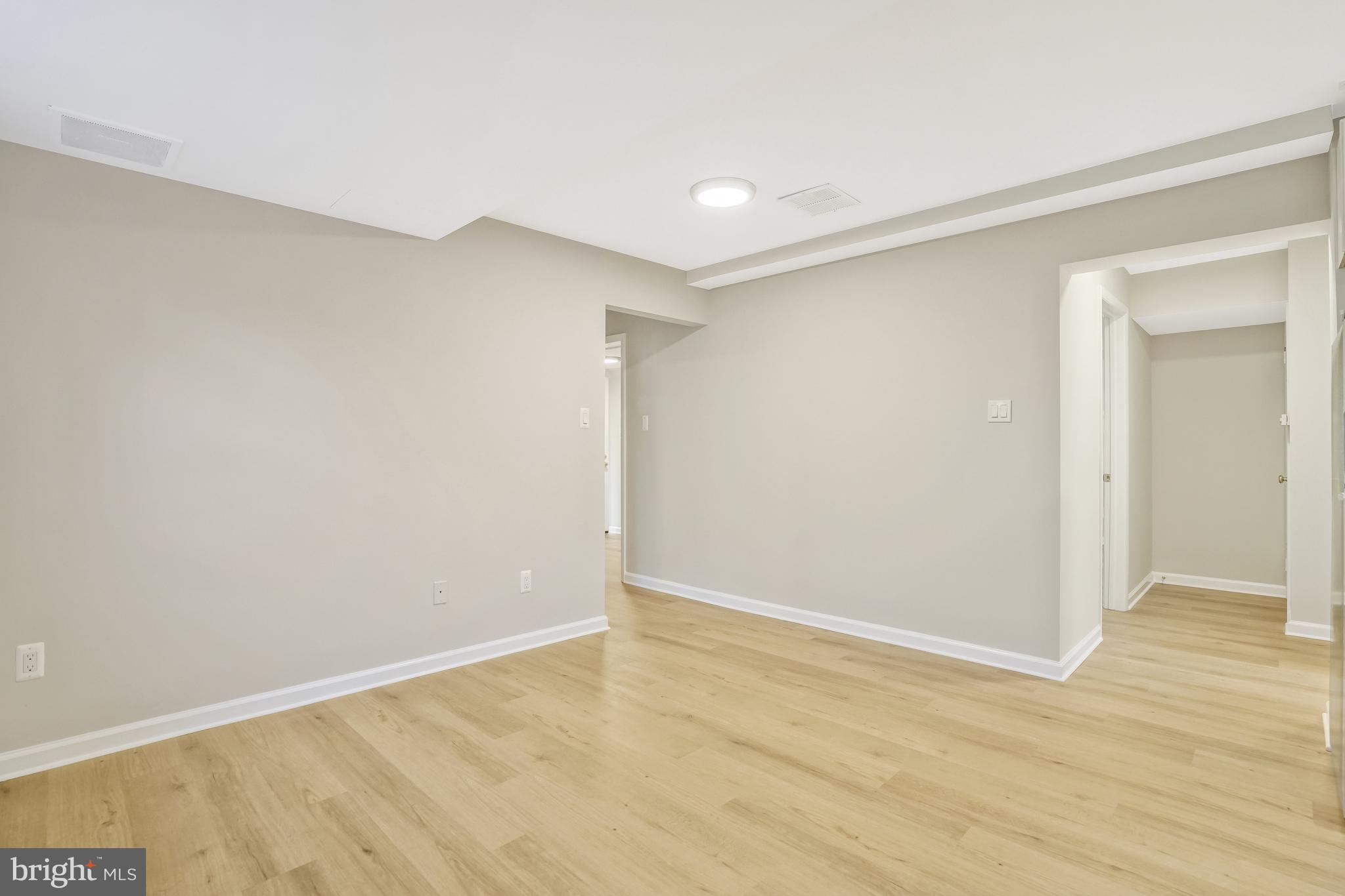 ARLINGTON PARK - Residential