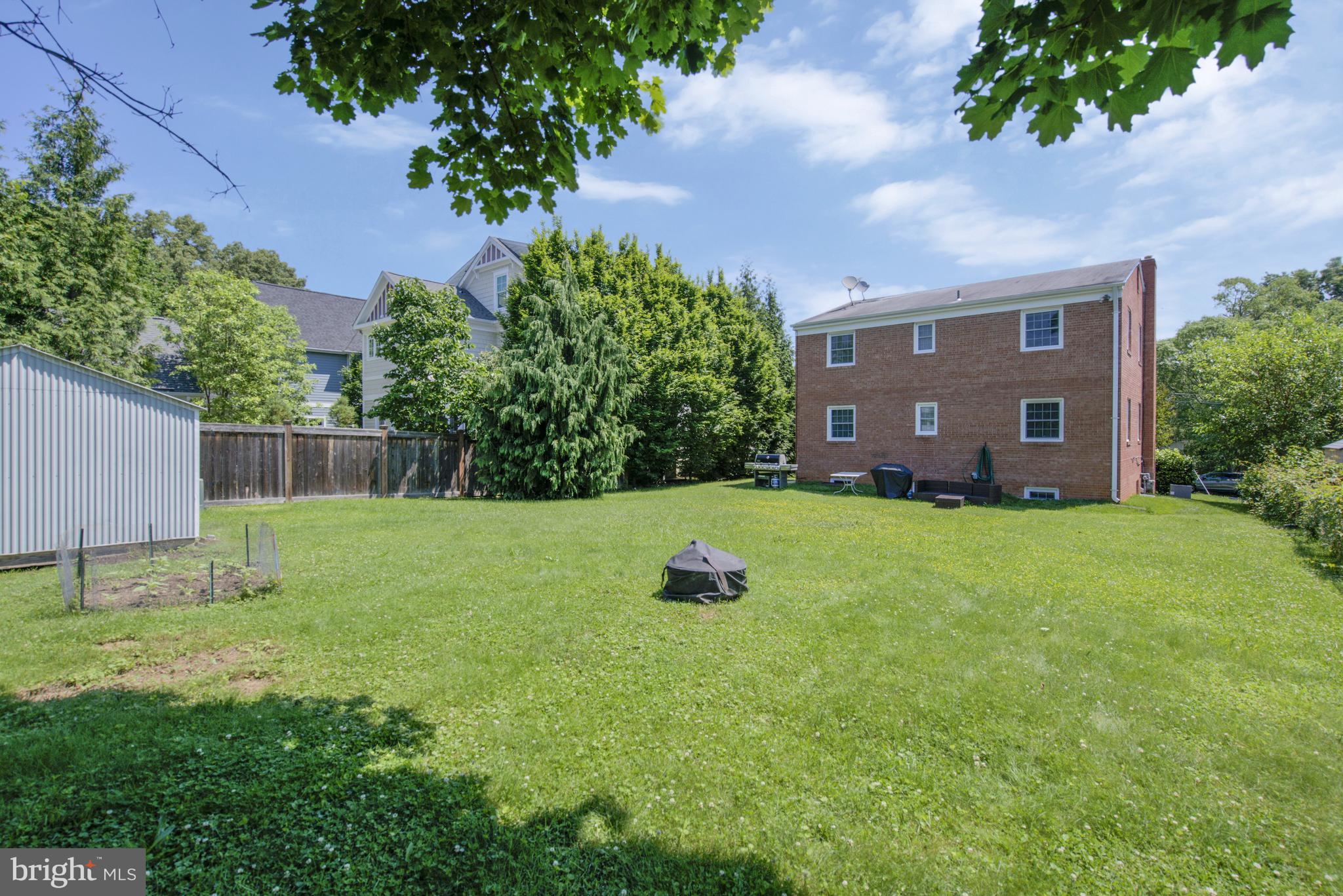 ARLINGTON PARK - Residential