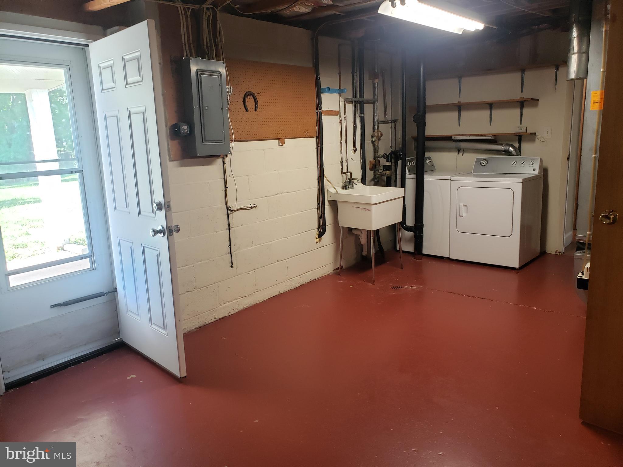 CARDINAL ESTATES - Residential Lease