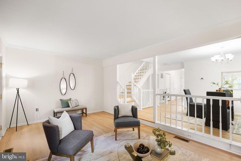 1129 PLAYER WAY HERNDON VA 20170